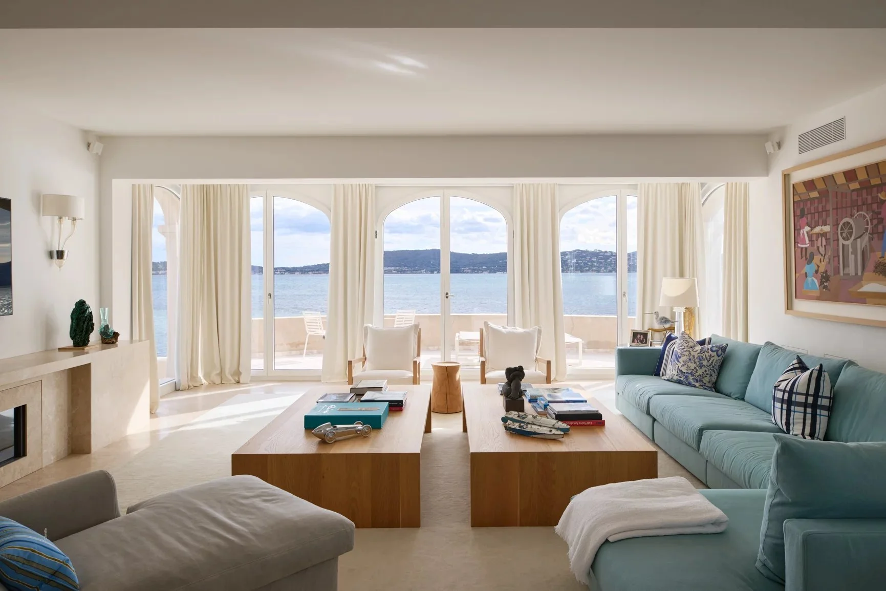 Francis-Yorkgrimaud-french-riviera-waterfront-villa-saint-tropez-views.8.jpg