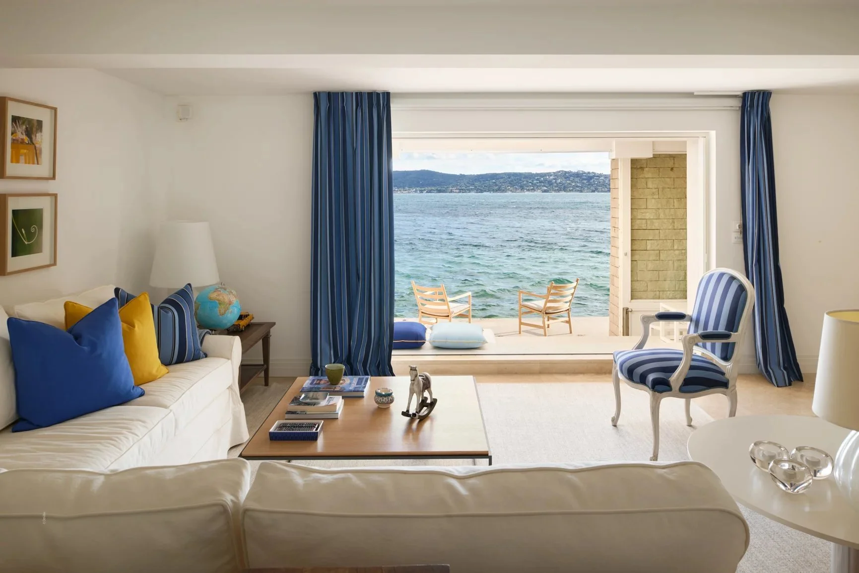 Francis-Yorkgrimaud-french-riviera-waterfront-villa-saint-tropez-views.9.jpg