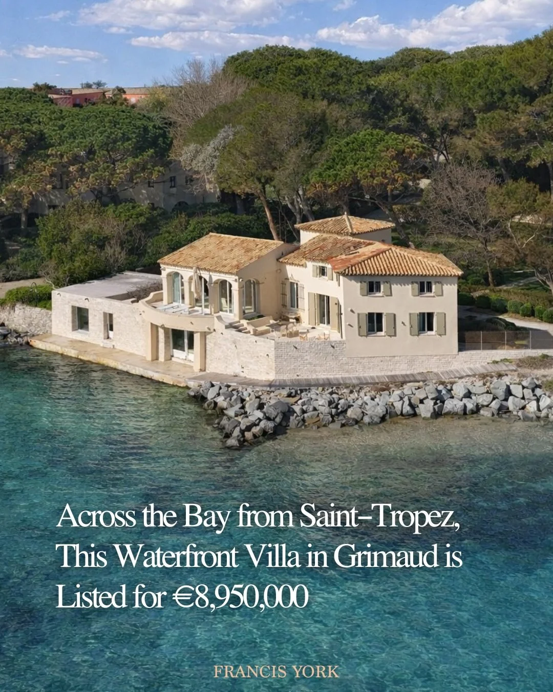 🇫🇷 Listed with @home_hunts

The waterfront property is set within the Gulf of Saint-Tropez, a sheltered stretch of coastline defined by its proximity to the village across the bay.

While Saint-Tropez remains the focal point of the French Riviera, 