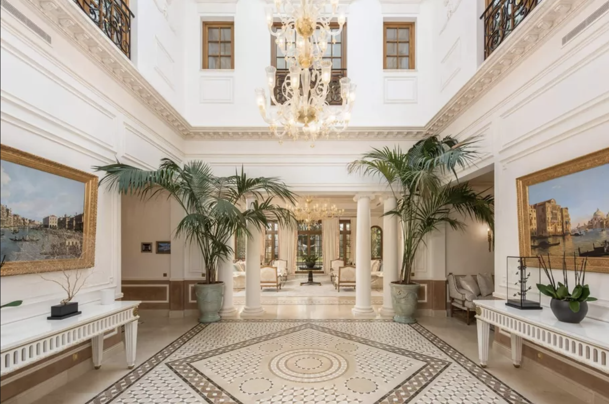 Francis-York-palais-venitien-cannes-real-estate-news-cogemad-sale-french-riviera-3.png