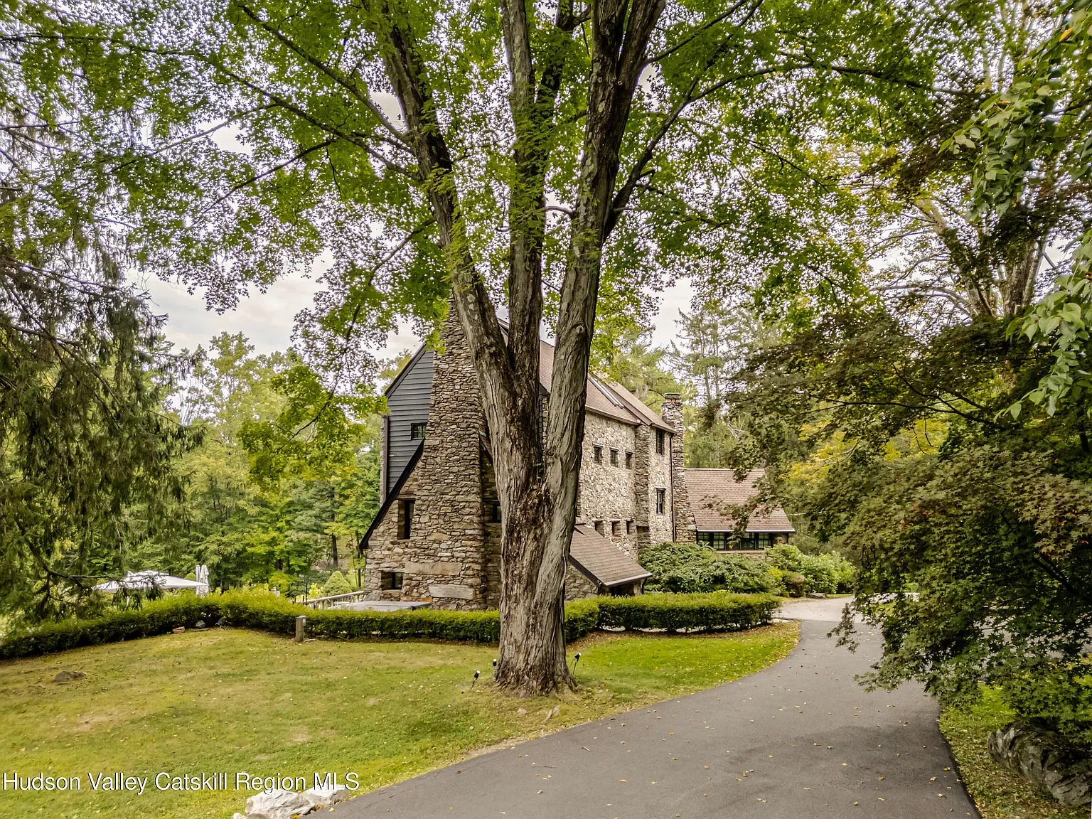 fdr-favourite-hunting-lodge-sold-hudson-valley-nyc-33.webp