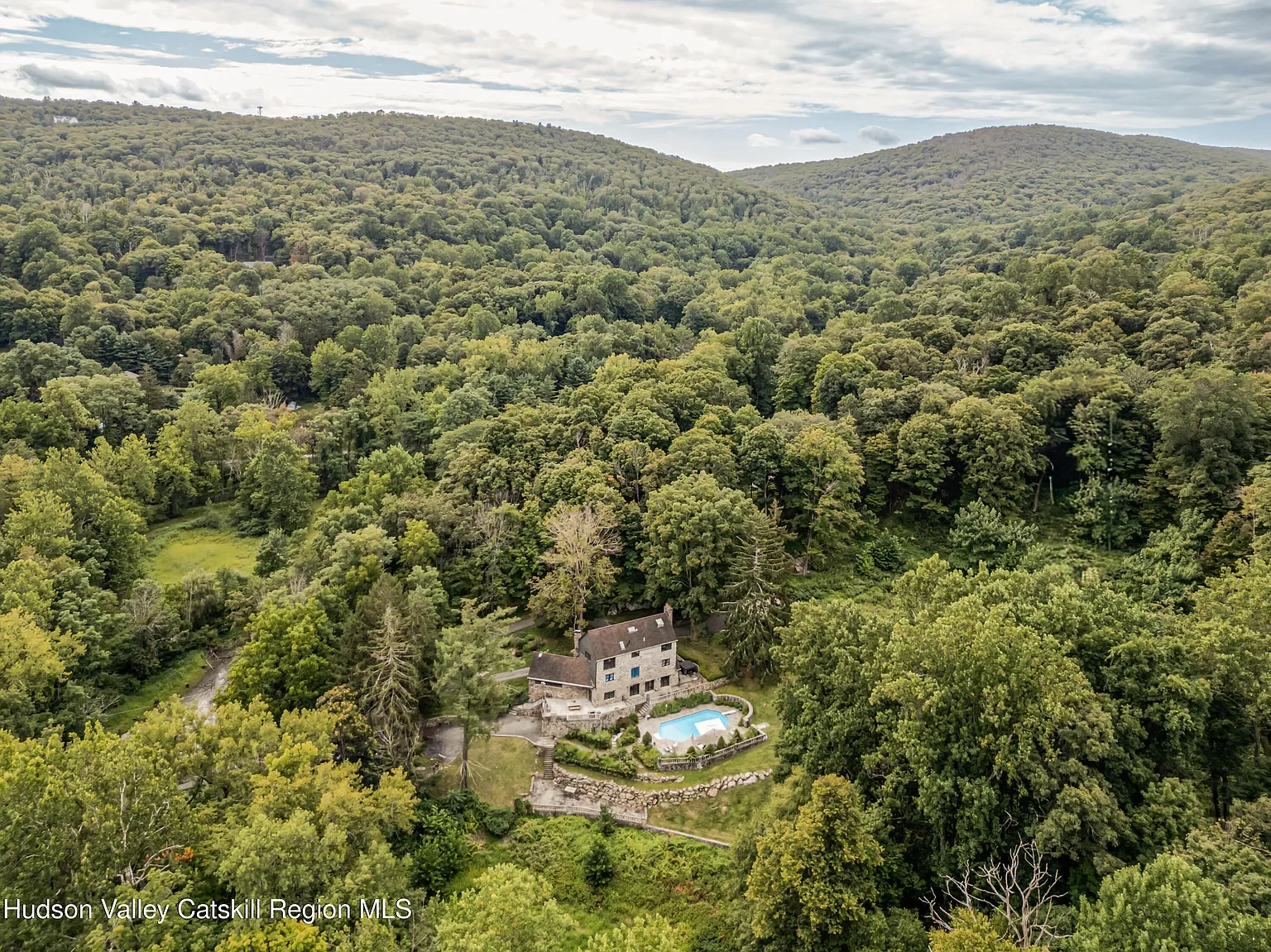 fdr-favourite-hunting-lodge-sold-hudson-valley-nyc-38.webp