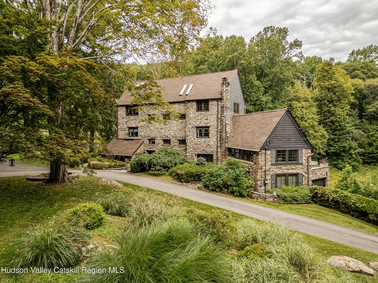 fdr-favourite-hunting-lodge-sold-hudson-valley-nyc-49.webp