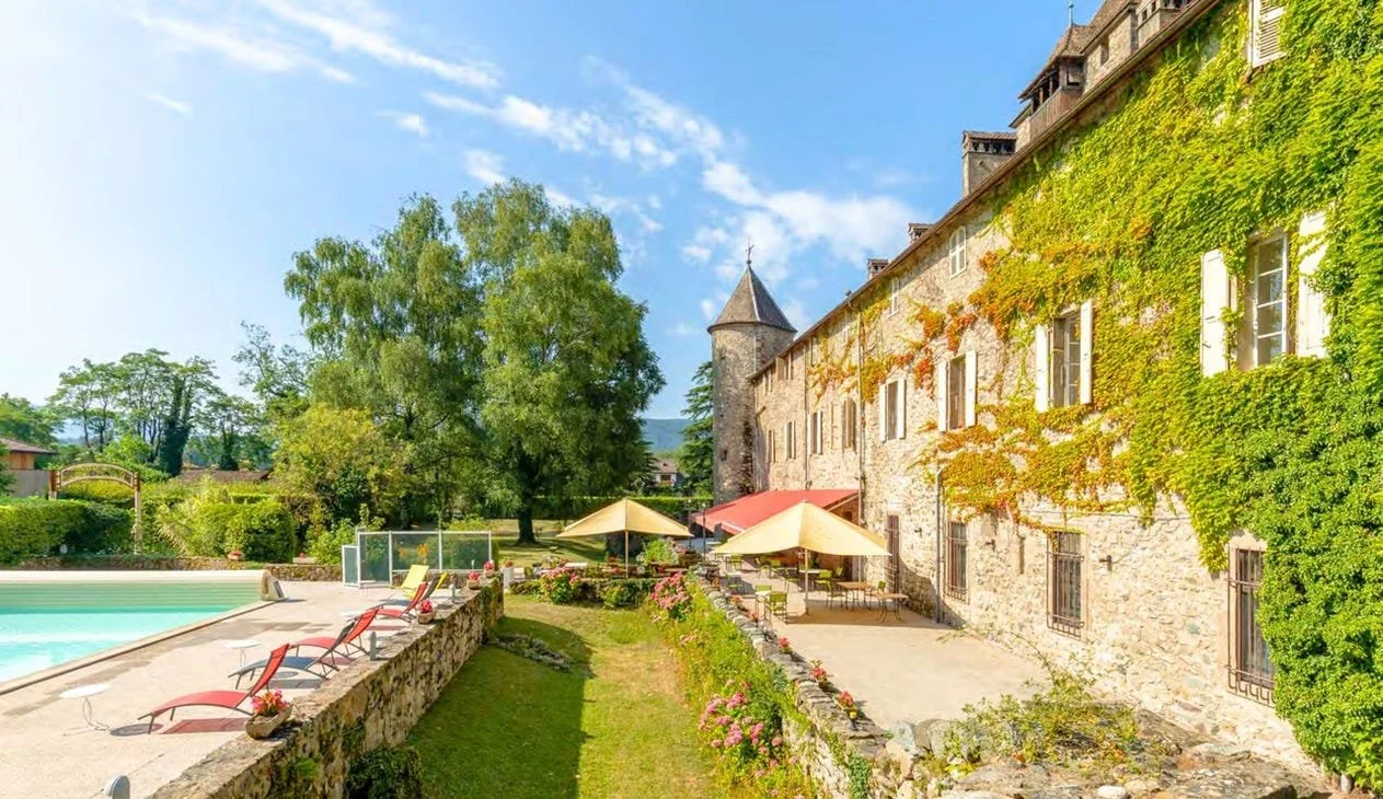 le-chateau-de-coudree-800-years-old-lake-geneva-france-francis-york-10.jpg