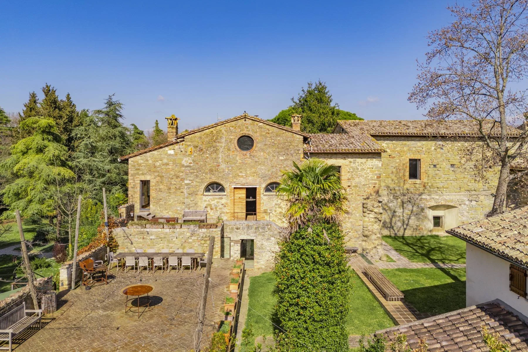 francis-york-italy-sothebys-realty-antica-badia-bettona-umbria-benedictine-monastery-crypt-3.jpg