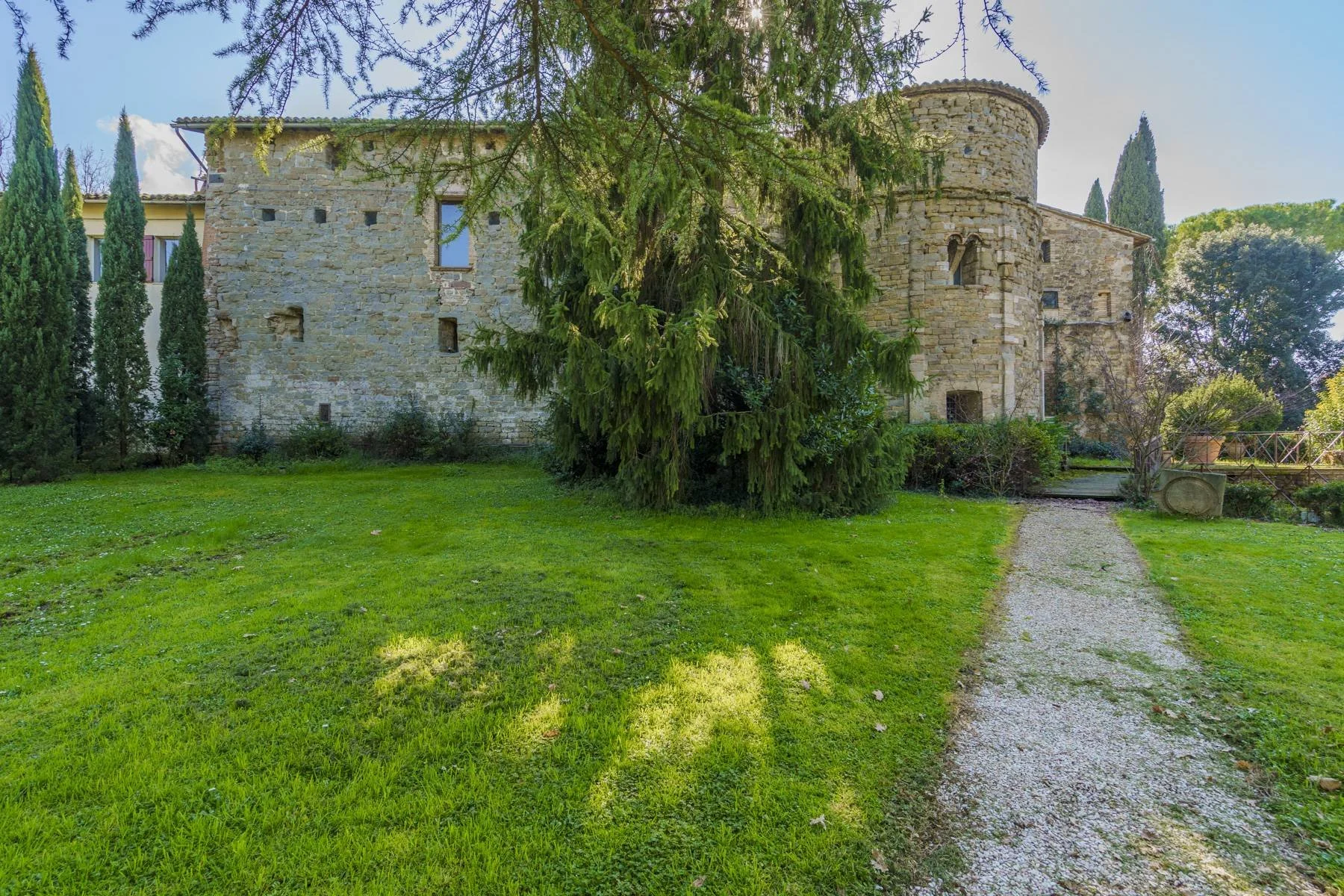 francis-york-italy-sothebys-realty-antica-badia-bettona-umbria-benedictine-monastery-crypt-6.jpg