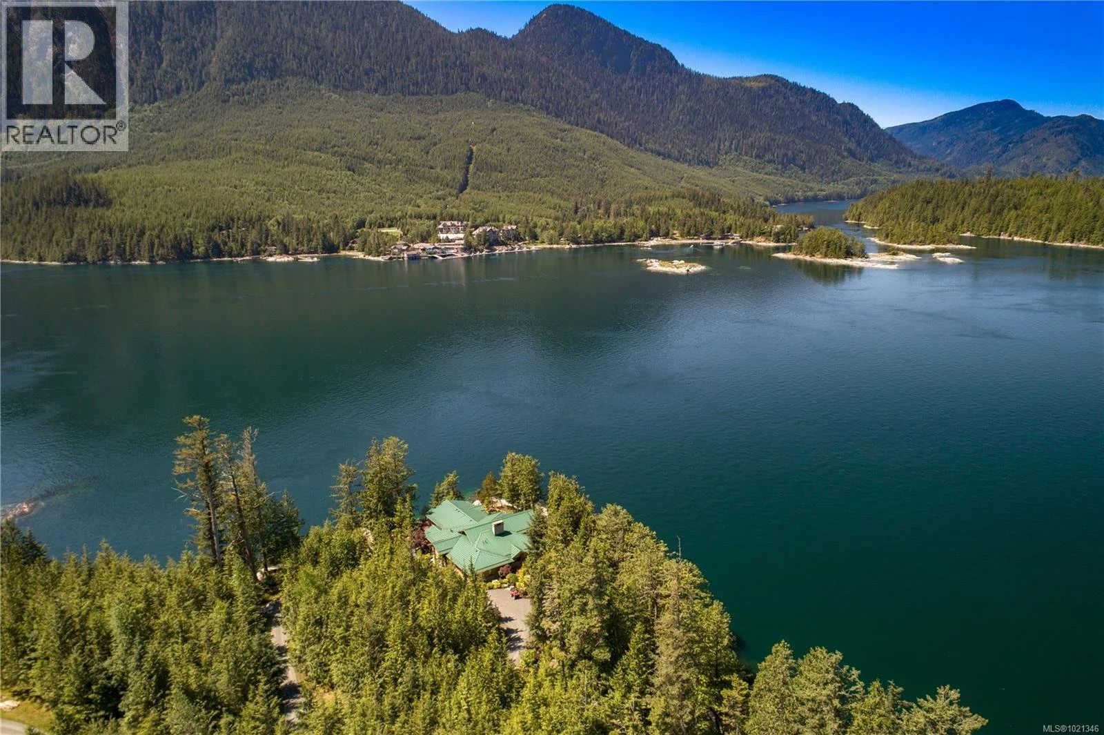 francis-york-francis-york-british-columbia-stuart-island-goose-landing-estate-oceanfront-lodge-4.jpg