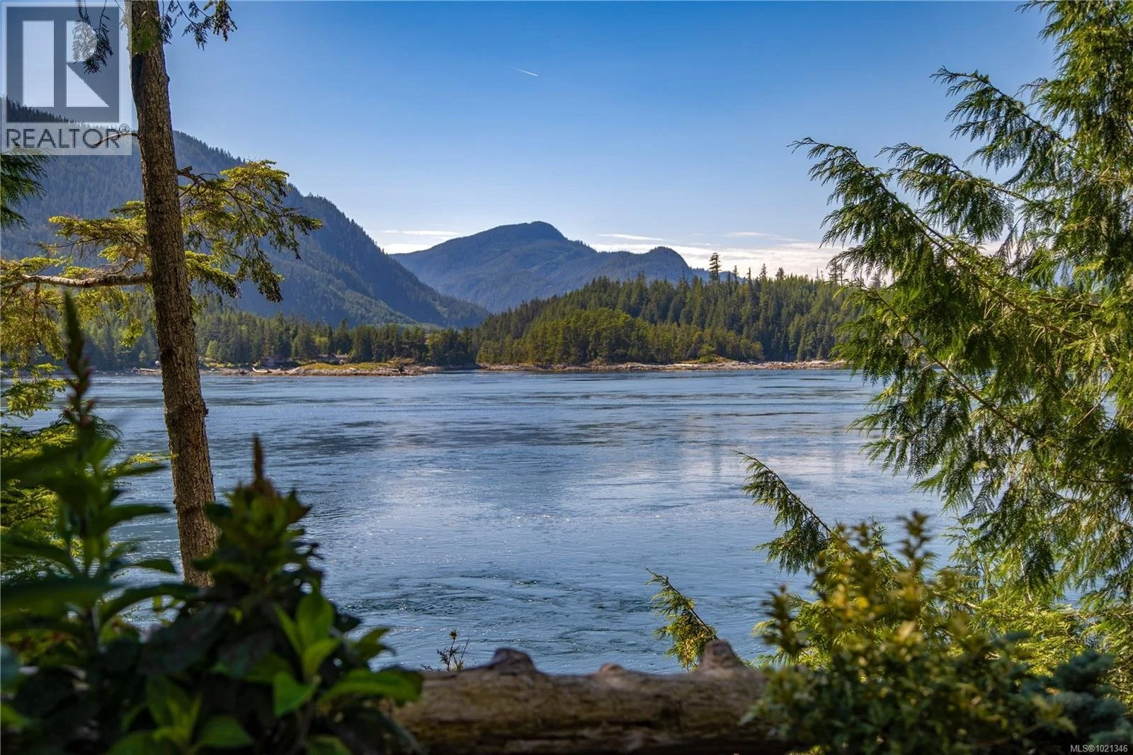 francis-york-francis-york-british-columbia-stuart-island-goose-landing-estate-oceanfront-lodge-85.jpg