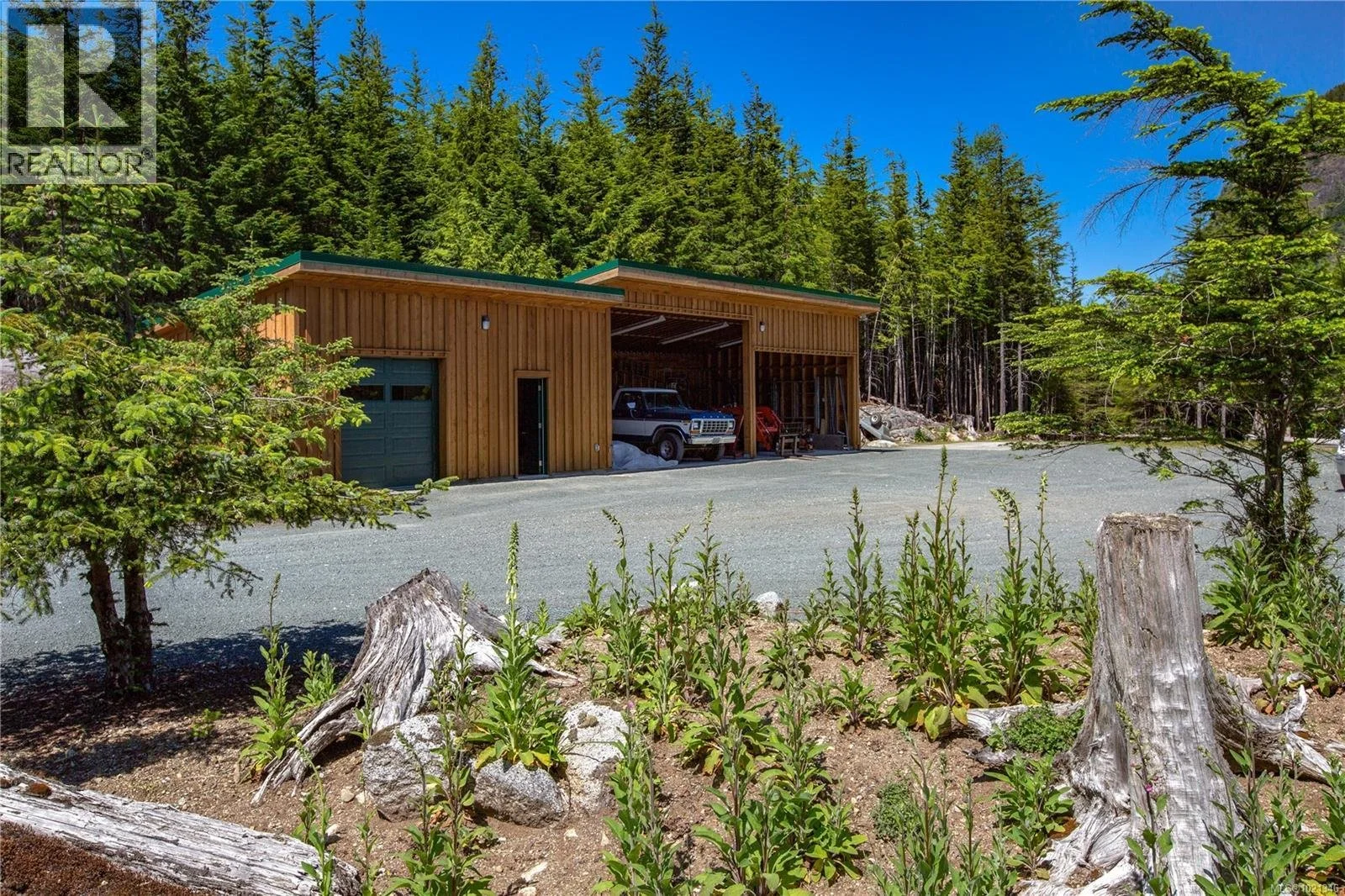 francis-york-francis-york-british-columbia-stuart-island-goose-landing-estate-oceanfront-lodge-60.jpg