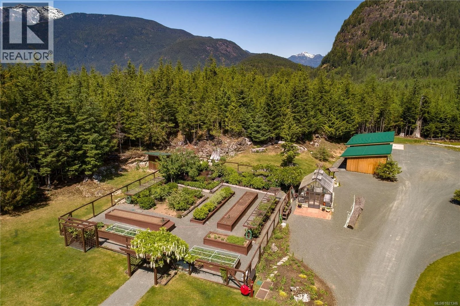 francis-york-francis-york-british-columbia-stuart-island-goose-landing-estate-oceanfront-lodge-70.jpg