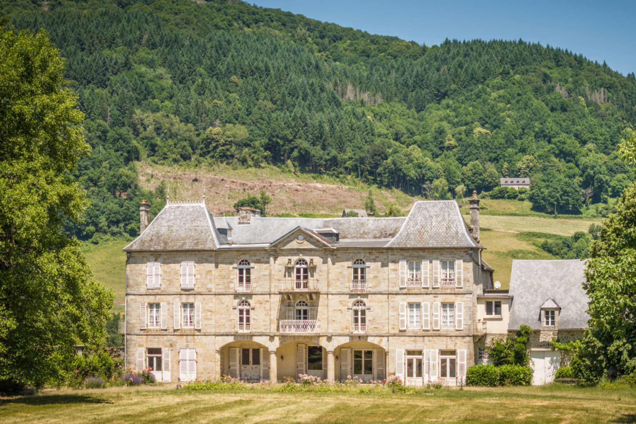 A 19th-Century Palladian Château in Central France Lists for €534,000 