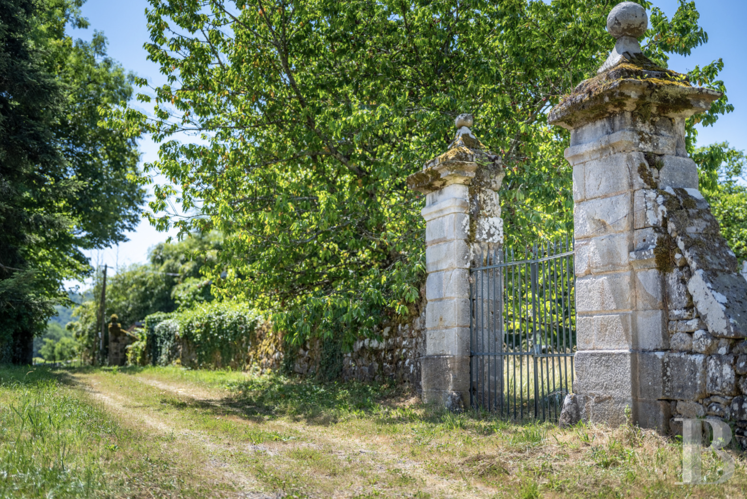 francis-york-19th-century-palladian-chateau-in-central-france-patrice-besse-28.png