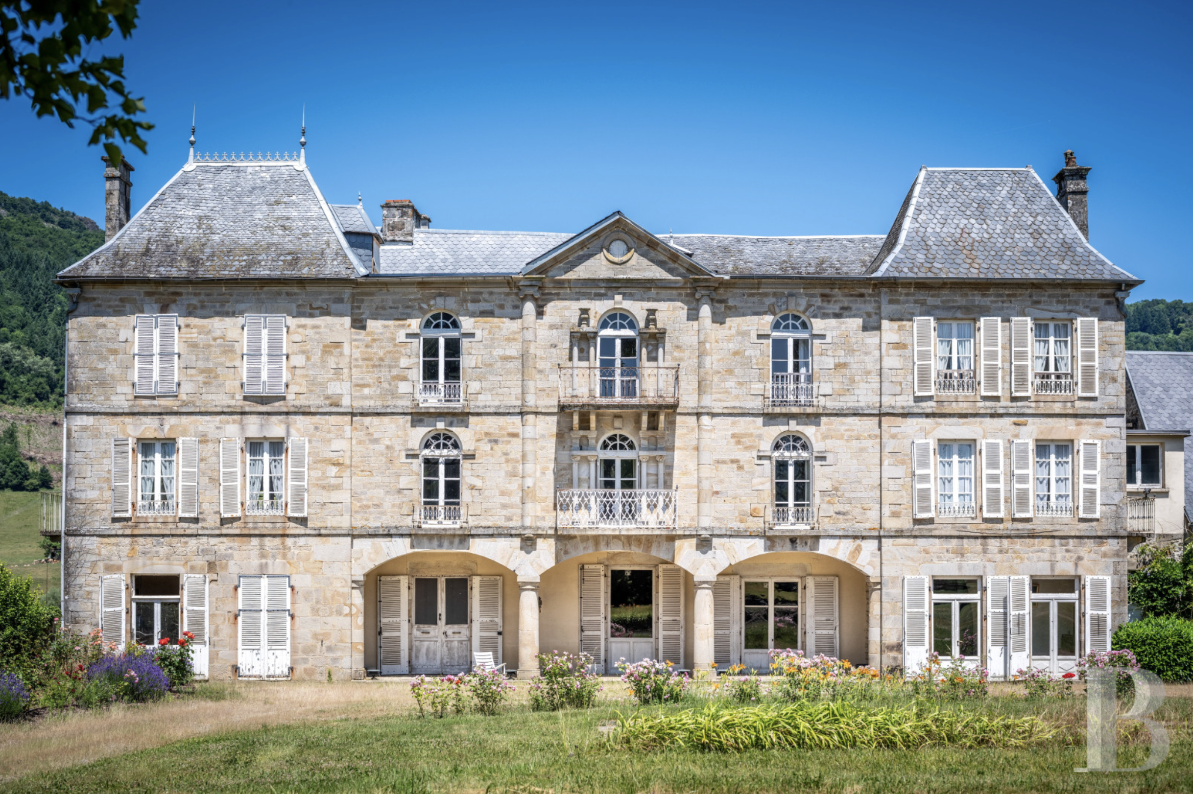 francis-york-19th-century-palladian-chateau-in-central-france-patrice-besse-2.png