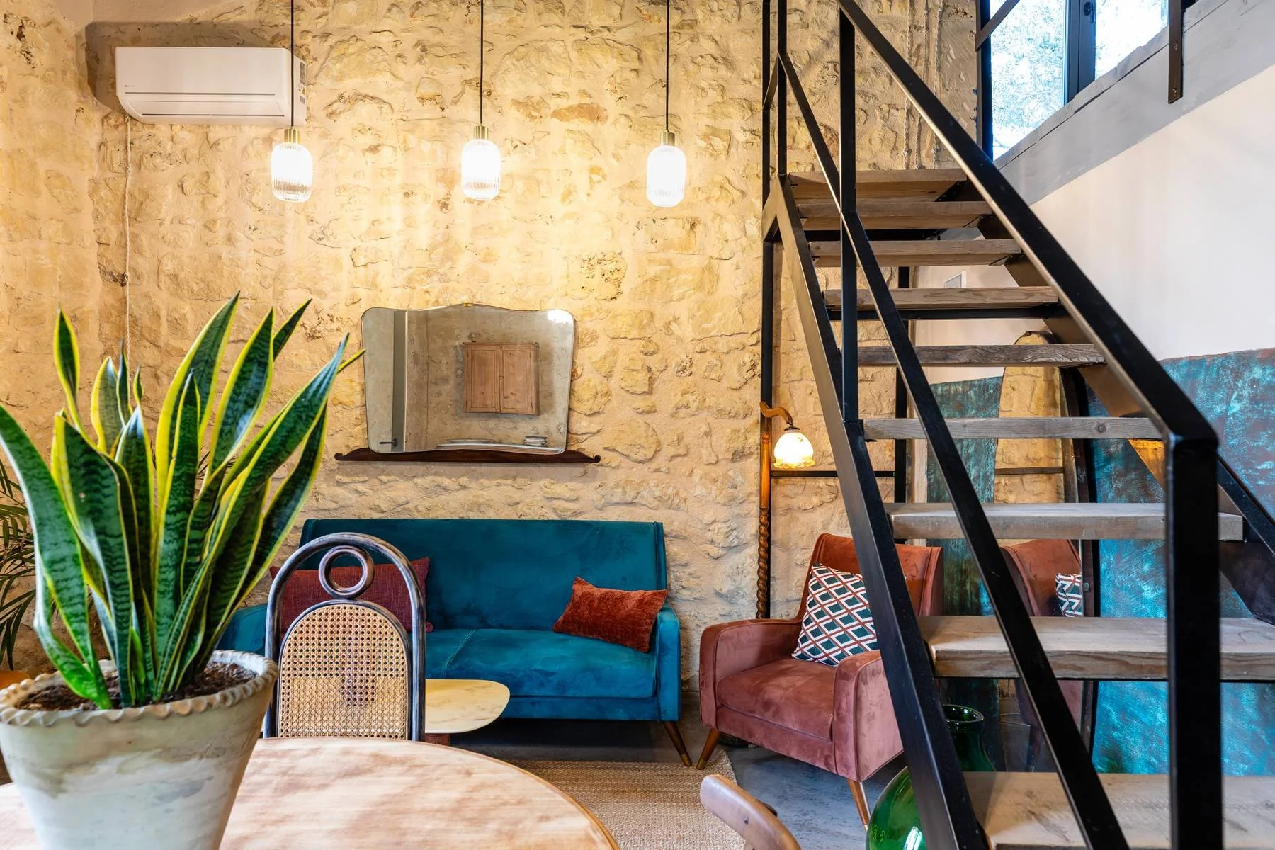 francis-york-a-restored-1867-farmhouse-in-sicilys-val-di-noto-italy-sothebys-international-realty-7.jpg