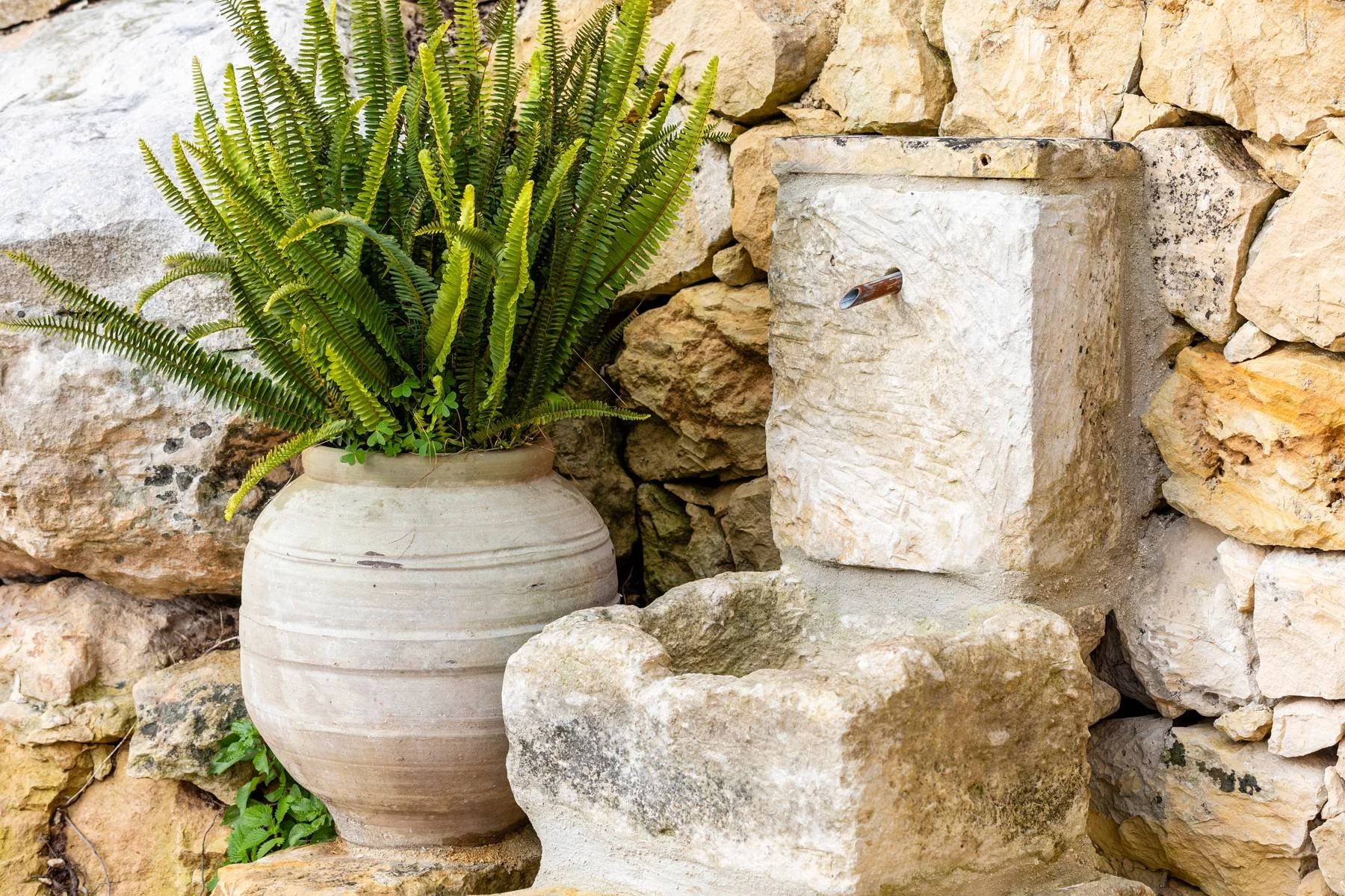 francis-york-a-restored-1867-farmhouse-in-sicilys-val-di-noto-italy-sothebys-international-realty-13.jpg