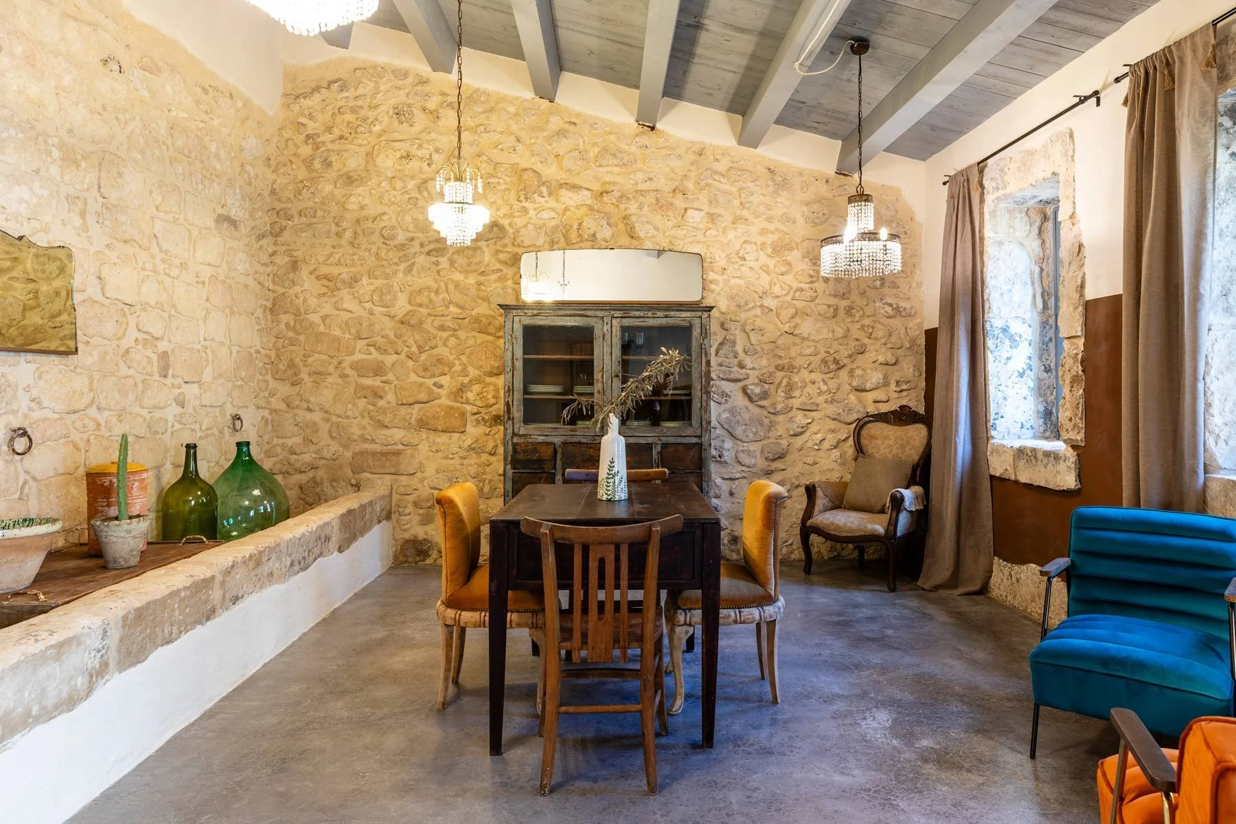 francis-york-a-restored-1867-farmhouse-in-sicilys-val-di-noto-italy-sothebys-international-realty-14.jpg