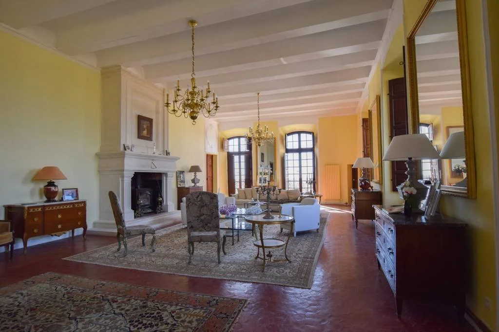 francis-york-a-17th-century-chateau-overlooking-provences-verdon-gorge-one-hour-from-cannes10.jpeg
