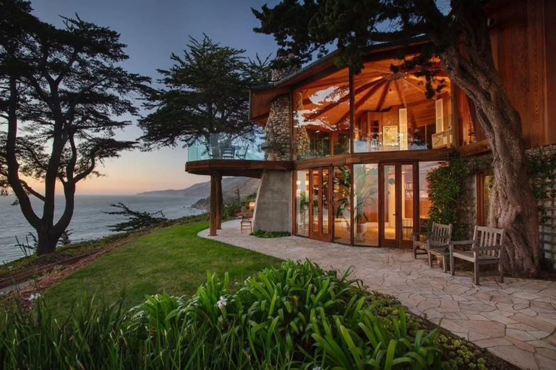 A Big Sur Home Reworked by Architect Mickey Muennig on California’s Pacific Coast Highway