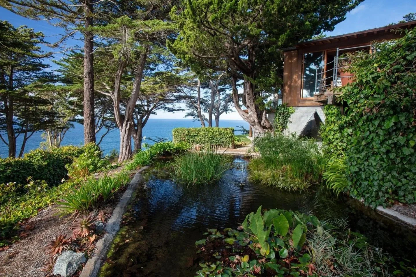francis-york-big-sur-a-big-sur-residence-reworked-by-architect-mickey-muennig-on-californias-pacific-coast-highway- 2.jpg