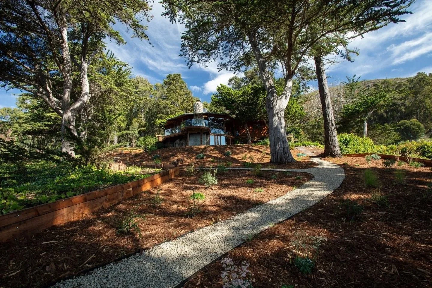 francis-york-big-sur-a-big-sur-residence-reworked-by-architect-mickey-muennig-on-californias-pacific-coast-highway- 4.jpg