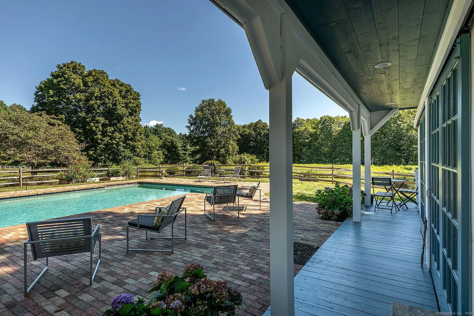 francis-york-1685-colonial-home-woodbury-connecticut-23.jpeg
