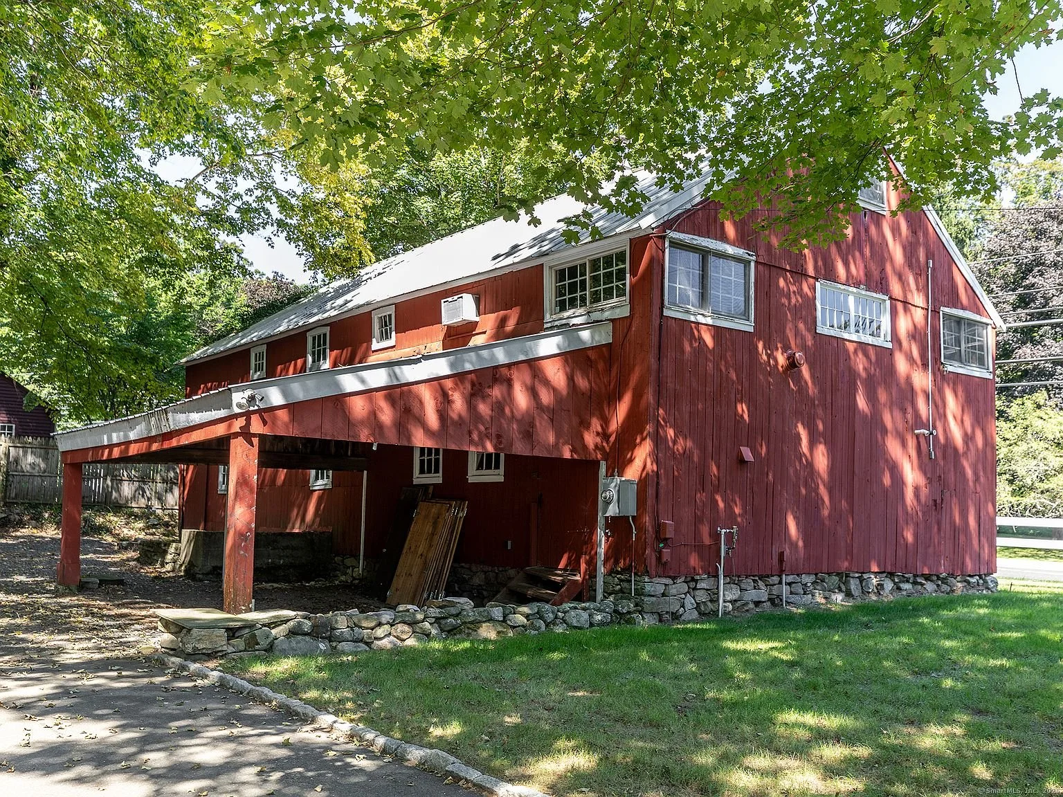 francis-york-1685-colonial-home-woodbury-connecticut-24.jpeg