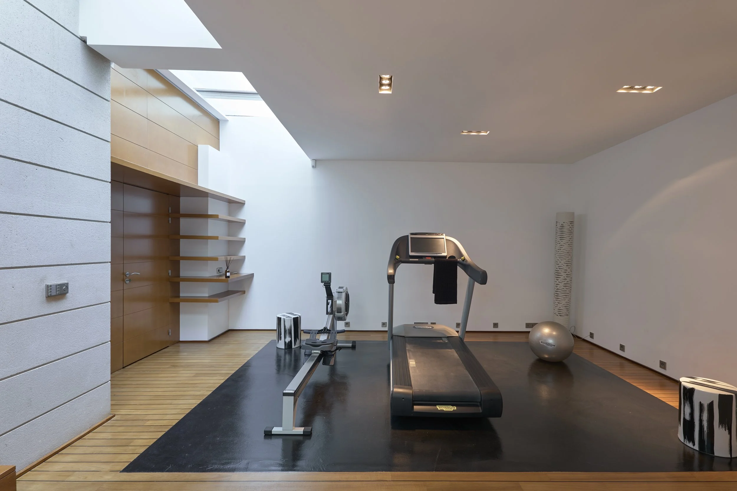 francis-york-paris-16th-private-mansion-indoor-pool-annex-avenue-foch-3.jpg