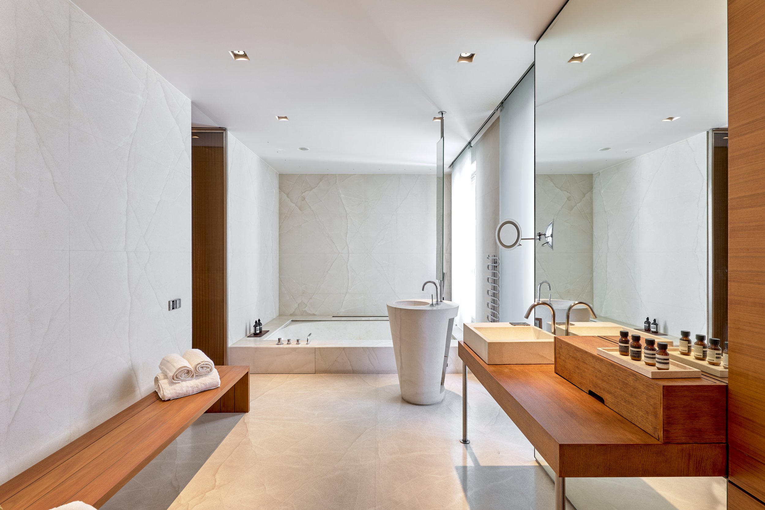 francis-york-paris-16th-private-mansion-indoor-pool-annex-avenue-foch-14.jpg