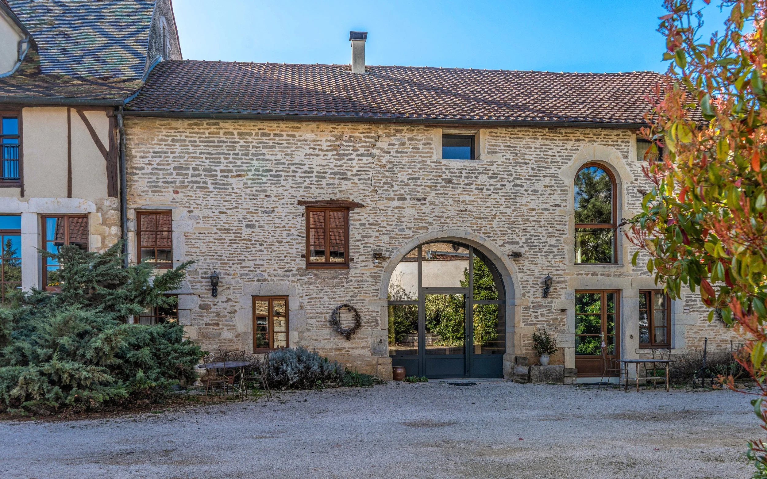 francis-york-restored-15th-16th-century-manor-burgundy-dijon-1.jpg