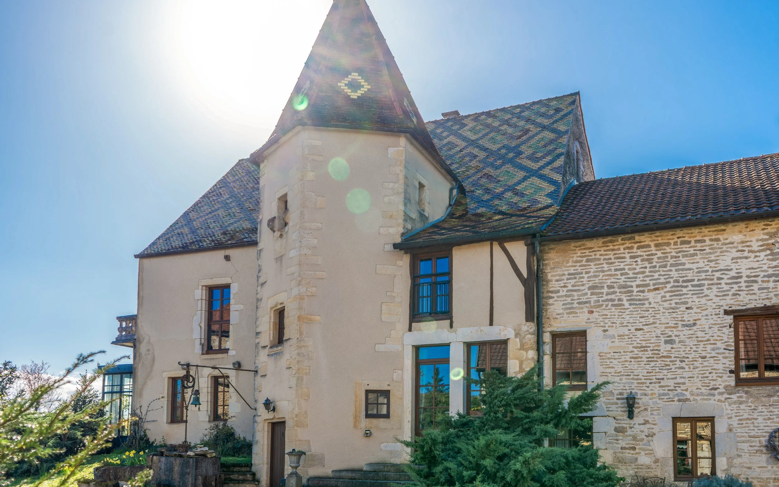 francis-york-restored-15th-16th-century-manor-burgundy-dijon-19.jpg