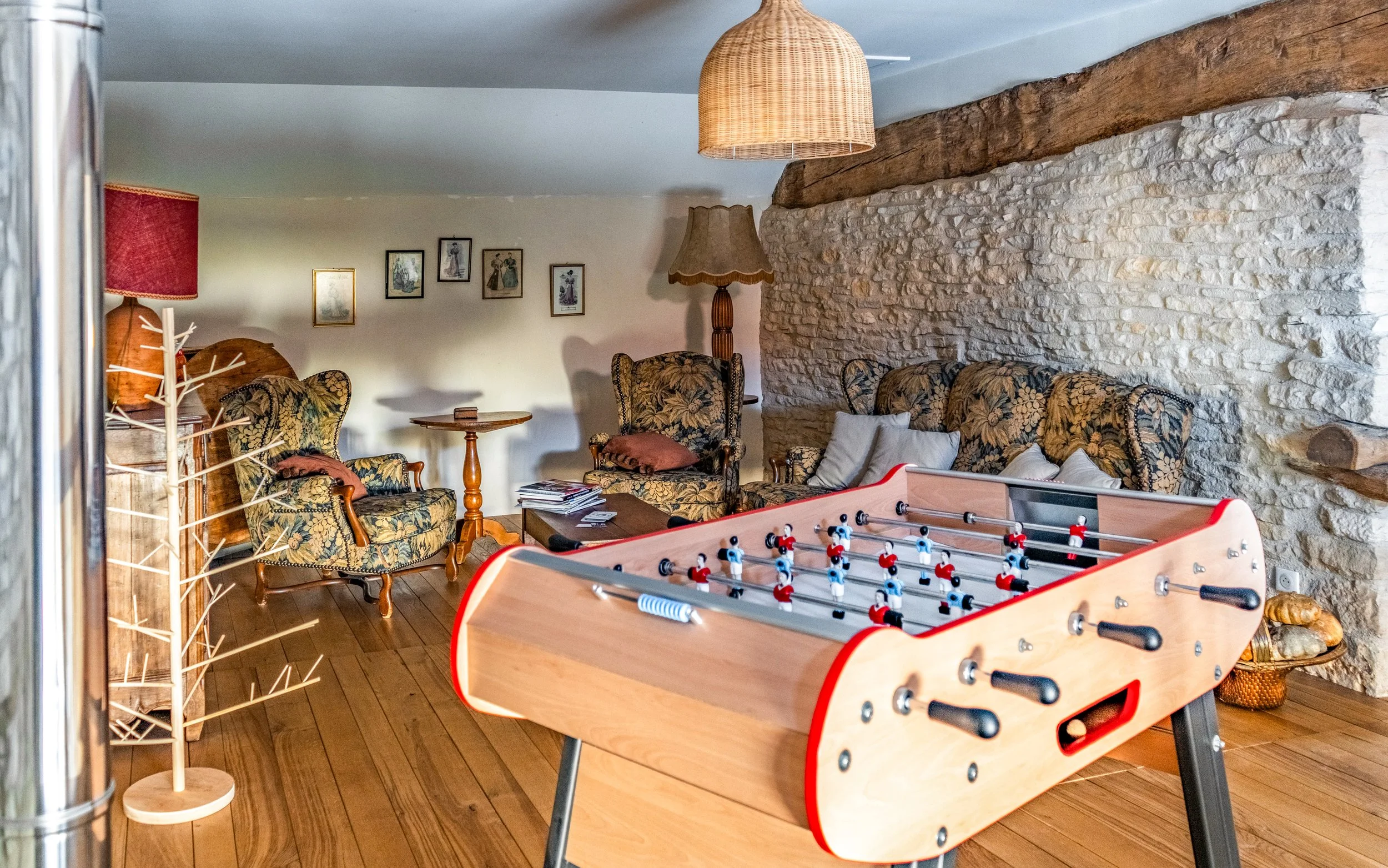 francis-york-restored-15th-16th-century-manor-burgundy-dijon-56.jpg