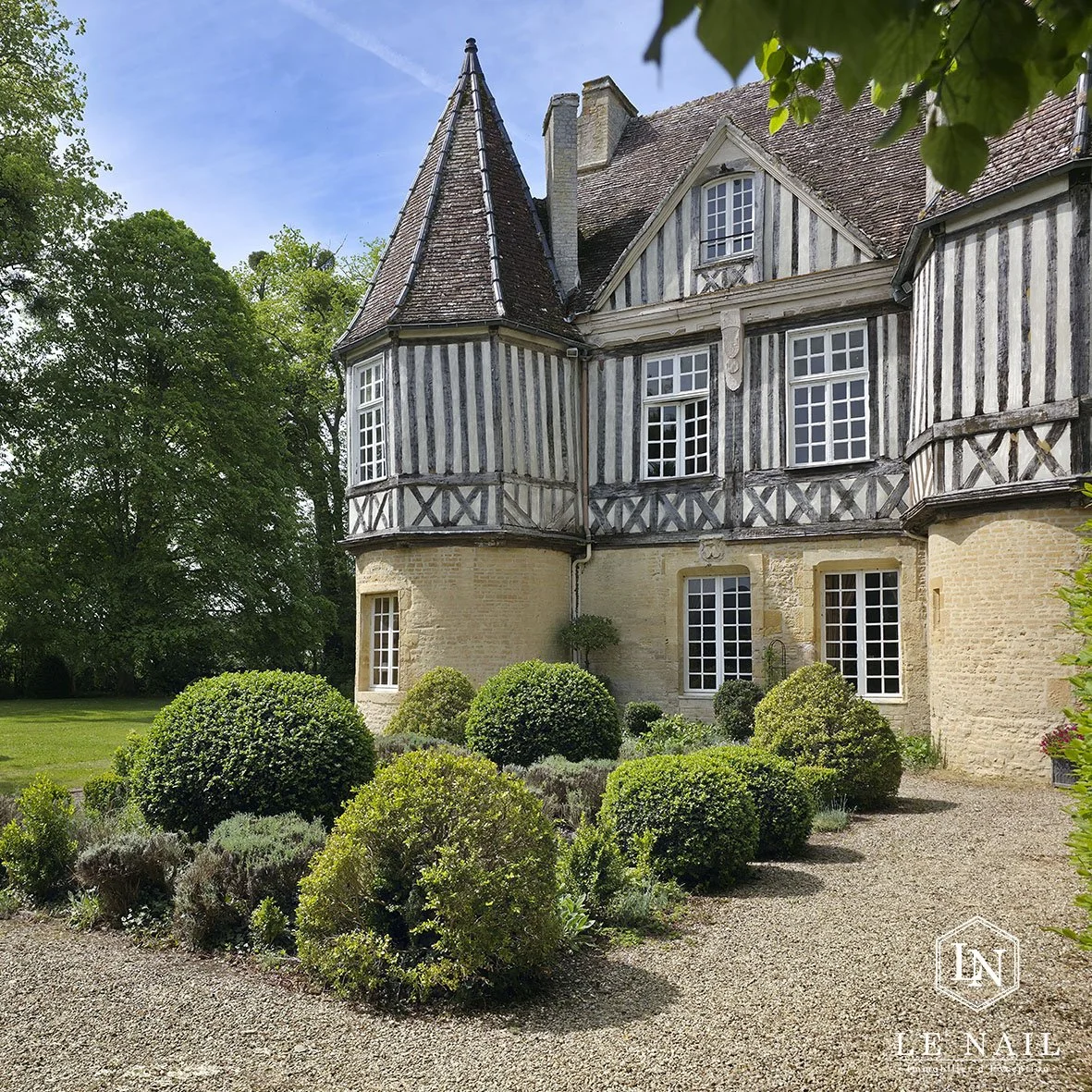 francis-york-historic-moated-manor-pays-dauge-normandy-france-16.jpg