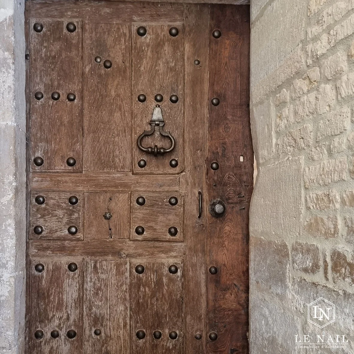 francis-york-historic-moated-manor-pays-dauge-normandy-france-14.jpg