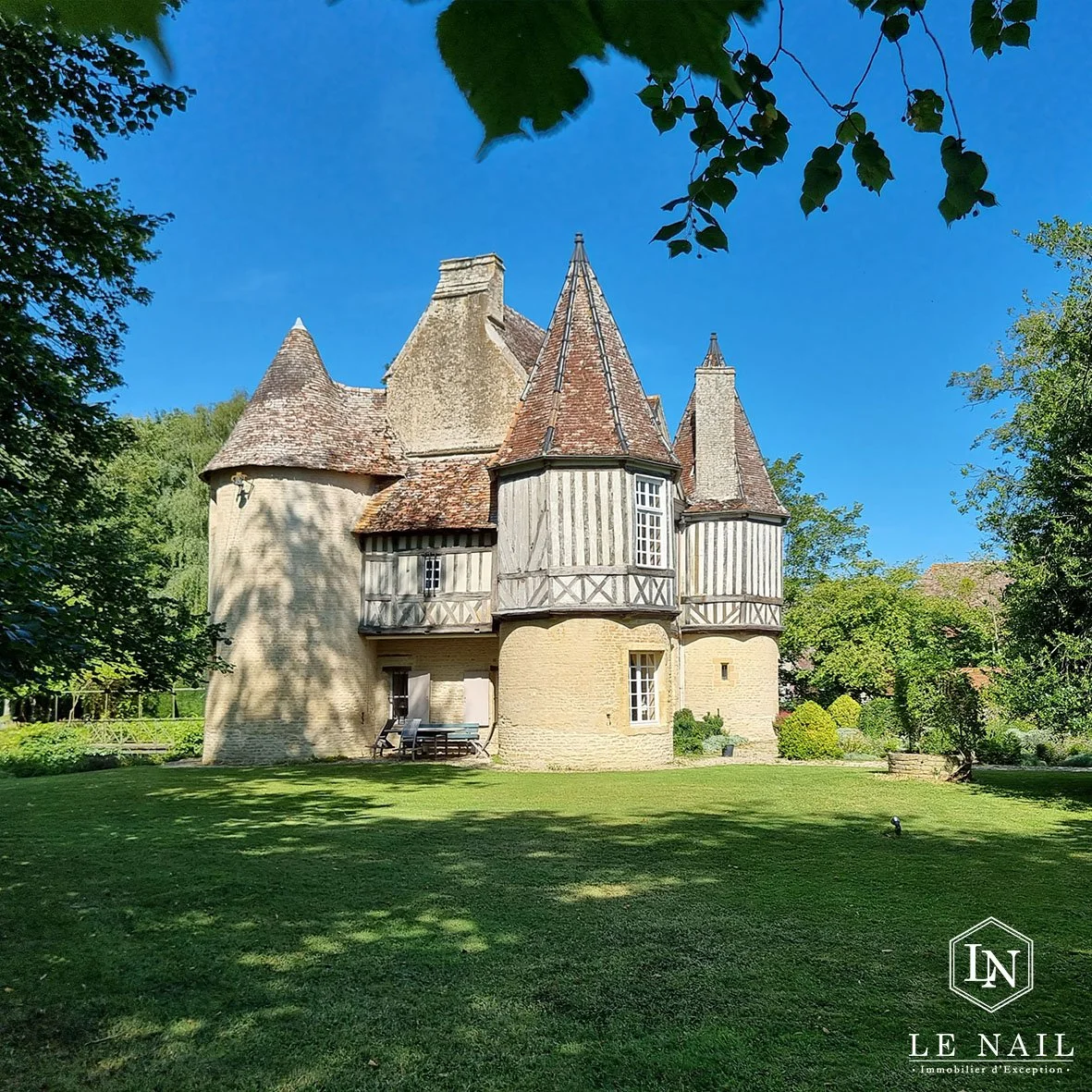 francis-york-historic-moated-manor-pays-dauge-normandy-france-8.jpg