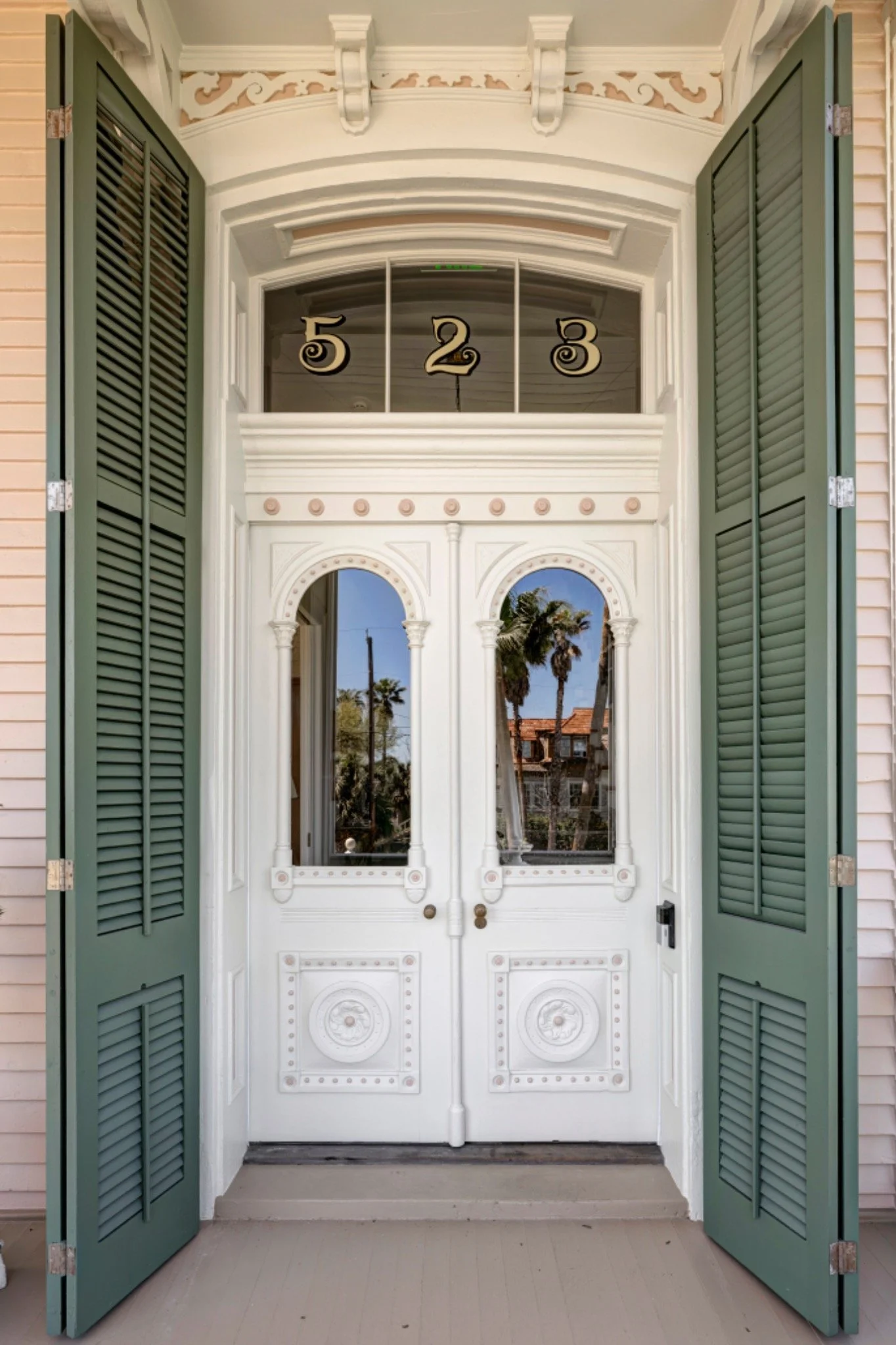 03_Entry_Door.jpeg