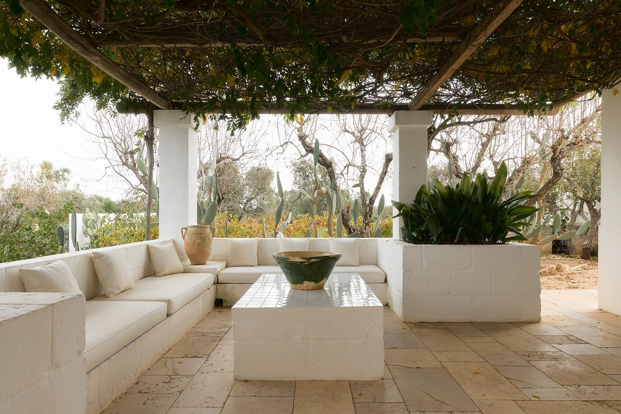 puglia-italy-villa-castelluccio-minimalist-andrew-trotter-francis-york-20.jpg