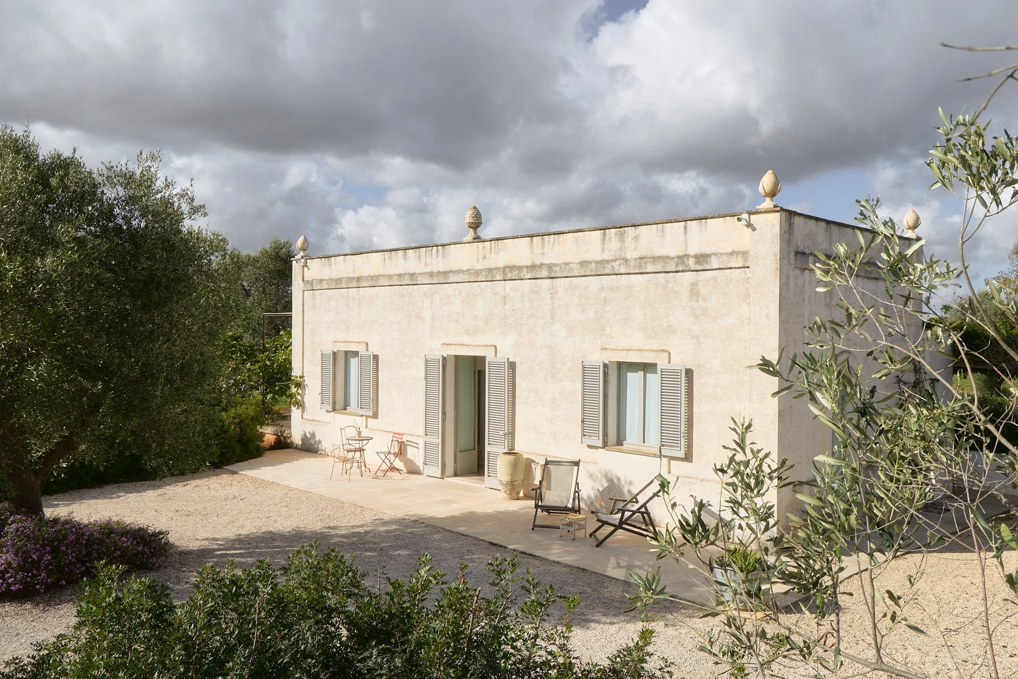 puglia-italy-villa-castelluccio-minimalist-andrew-trotter-francis-york-33.jpg