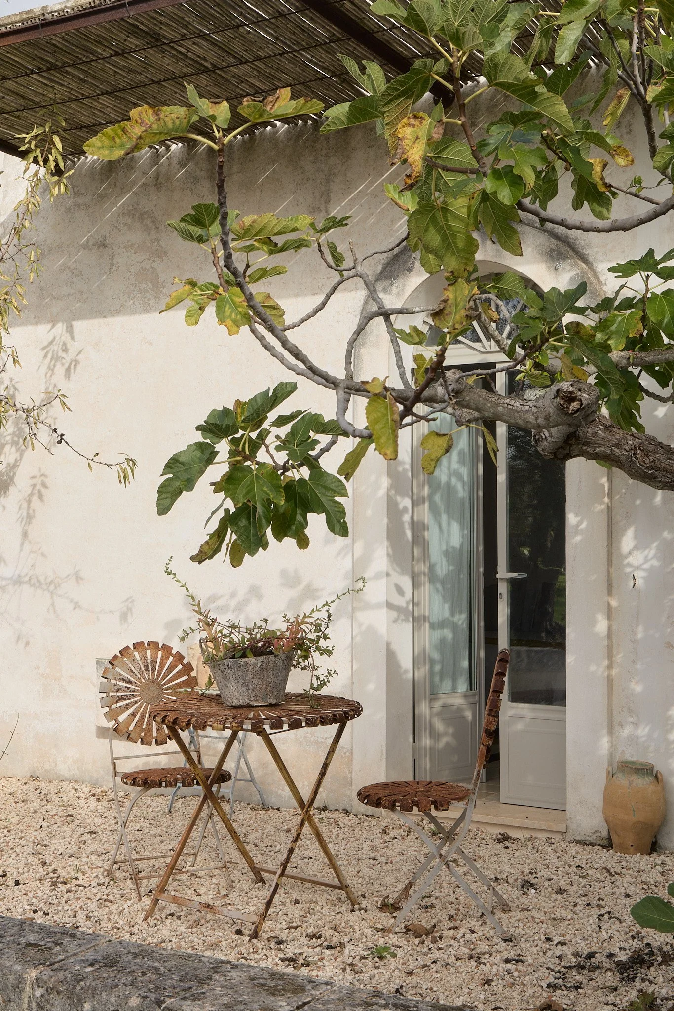puglia-italy-villa-castelluccio-minimalist-andrew-trotter-francis-york-29.jpg
