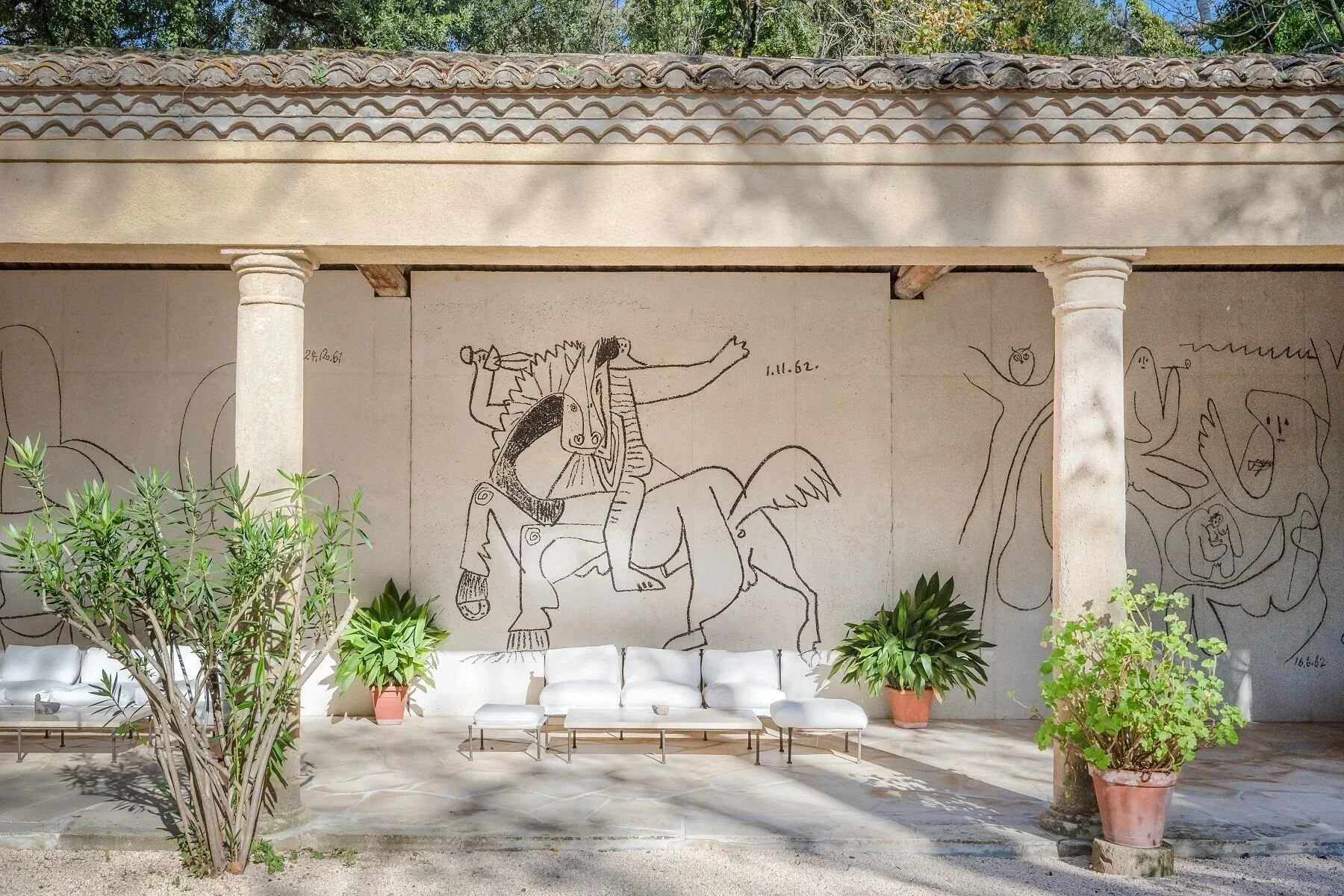 picasso-chateau-uzes-murals-4.webp