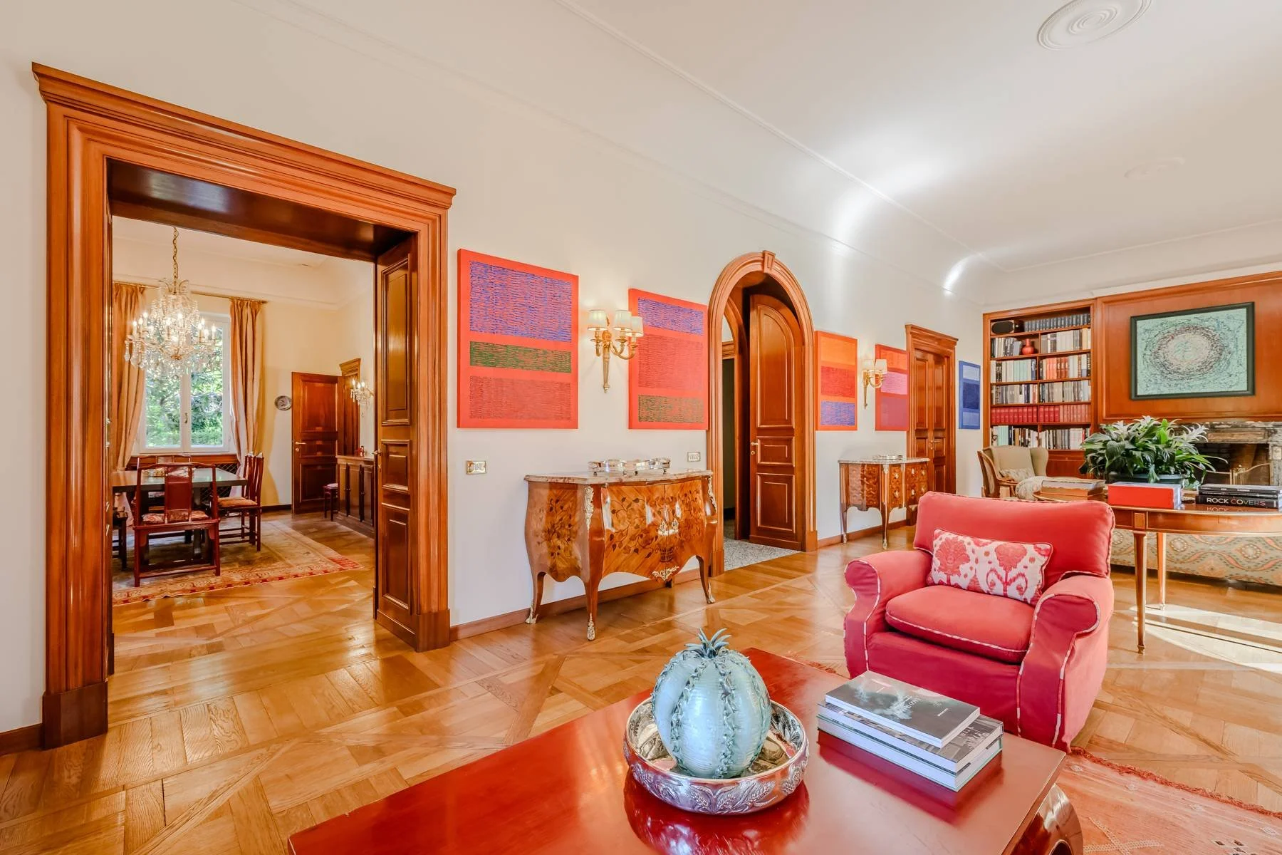 francis-york-private-villa-steps-from-villa-deste-cernobbio-lake-como-Concorso-dEleganza-italy-sothebys-international-realty-10.jpg