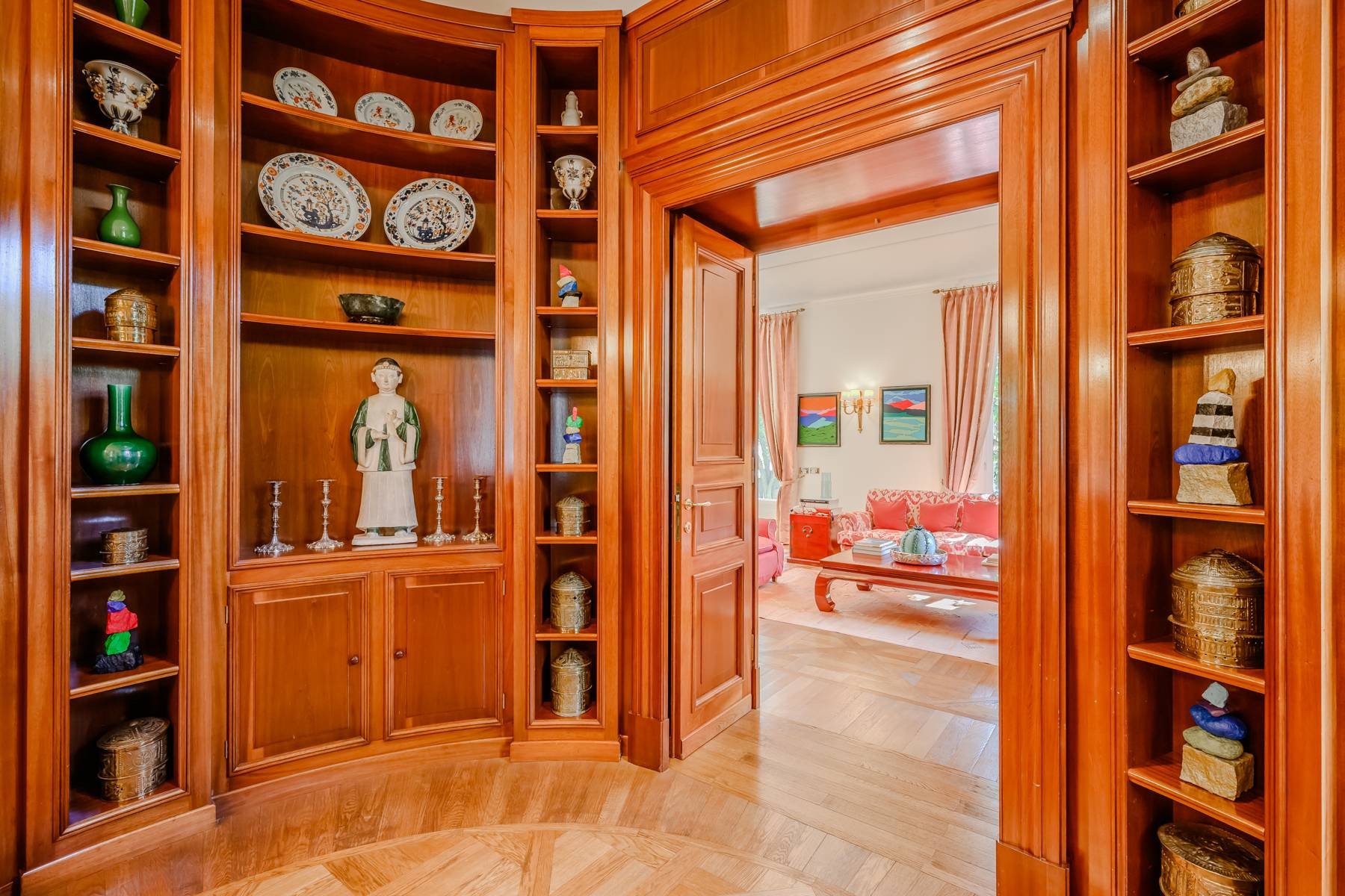 francis-york-private-villa-steps-from-villa-deste-cernobbio-lake-como-Concorso-dEleganza-italy-sothebys-international-realty-12.jpg