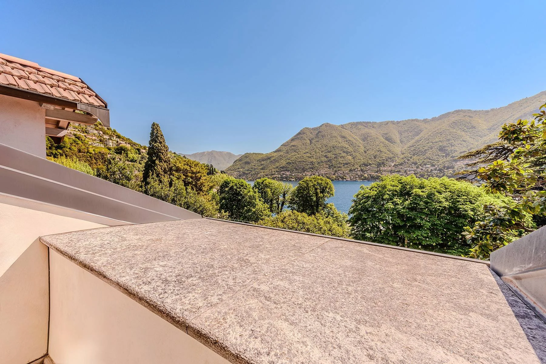 francis-york-private-villa-steps-from-villa-deste-cernobbio-lake-como-Concorso-dEleganza-italy-sothebys-international-realty-40.jpg