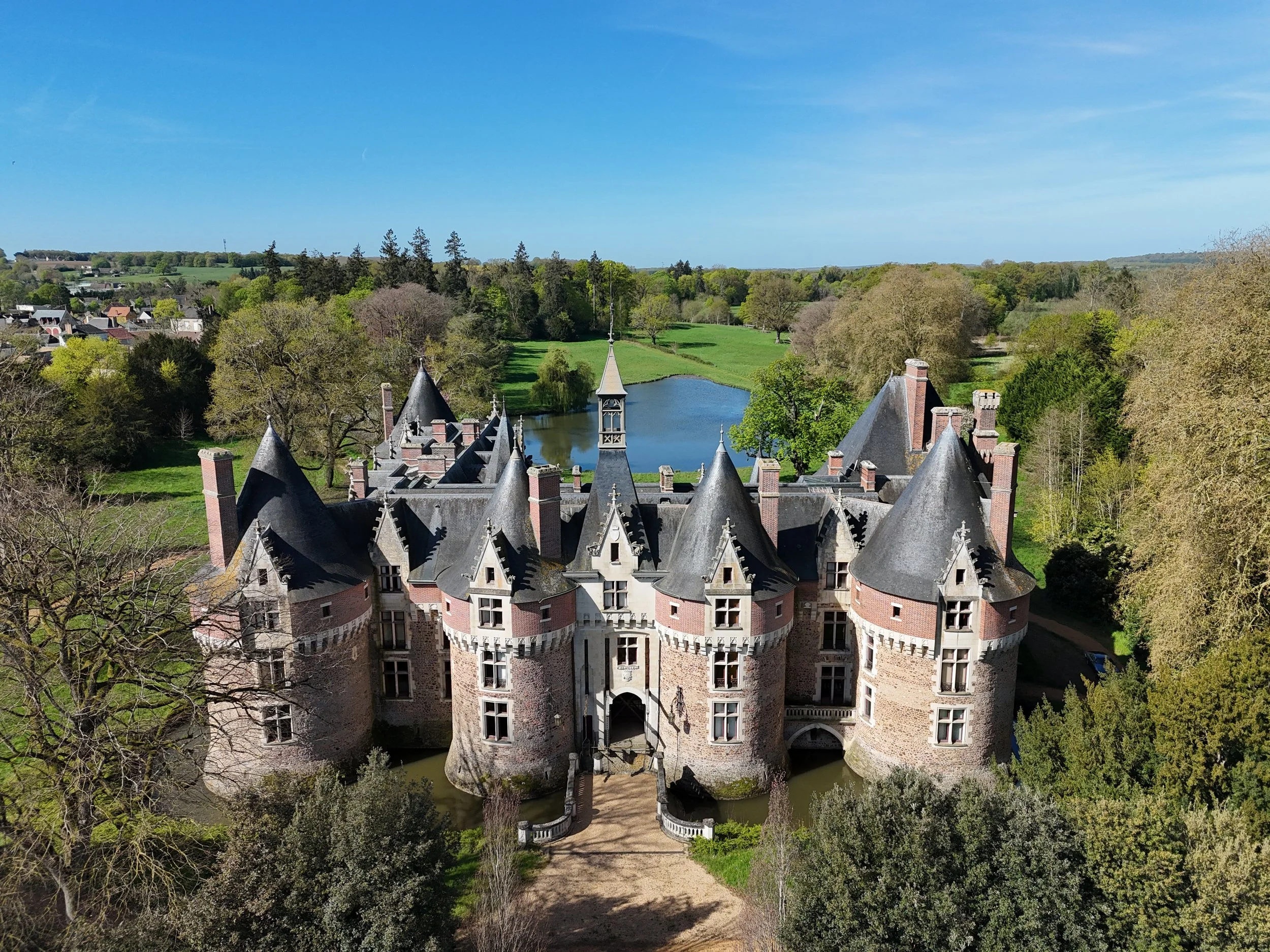 This 15th-Century Château Near the 24 Hours of Le Mans Hosted the Bentley Boys and Henry Ford. Now It’s for Sale