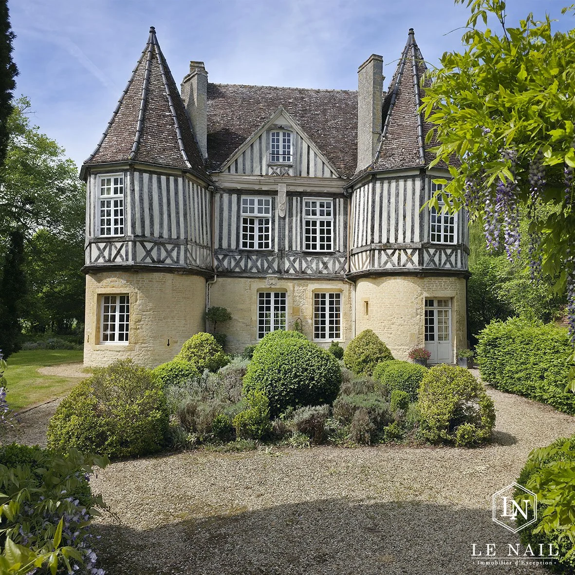francis-york-historic-moated-manor-pays-dauge-normandy-france-12.jpg
