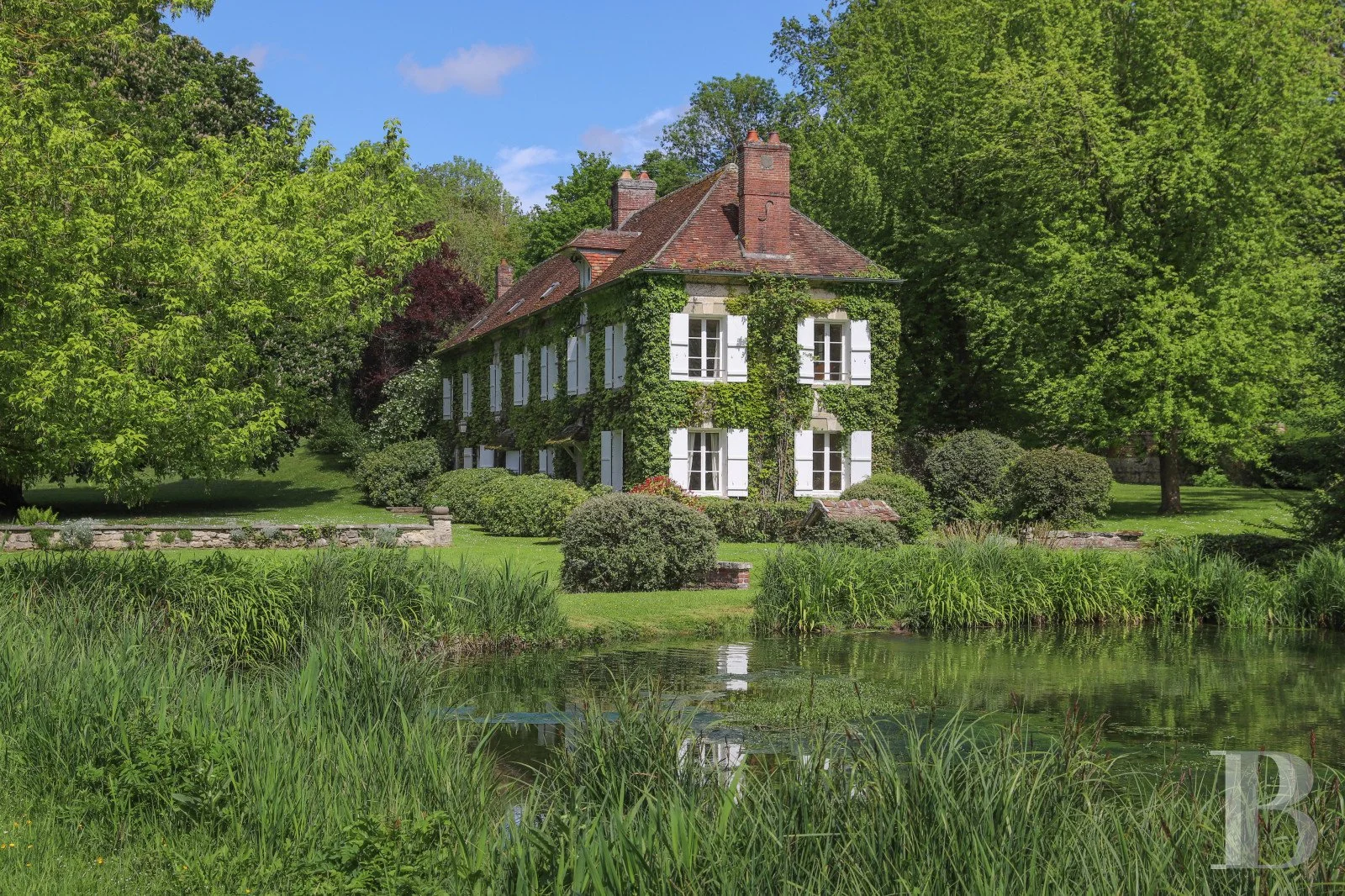 francis-york-17th-century-water-mill-country-house-vexin-near-paris-patrice-besse-6.jpg