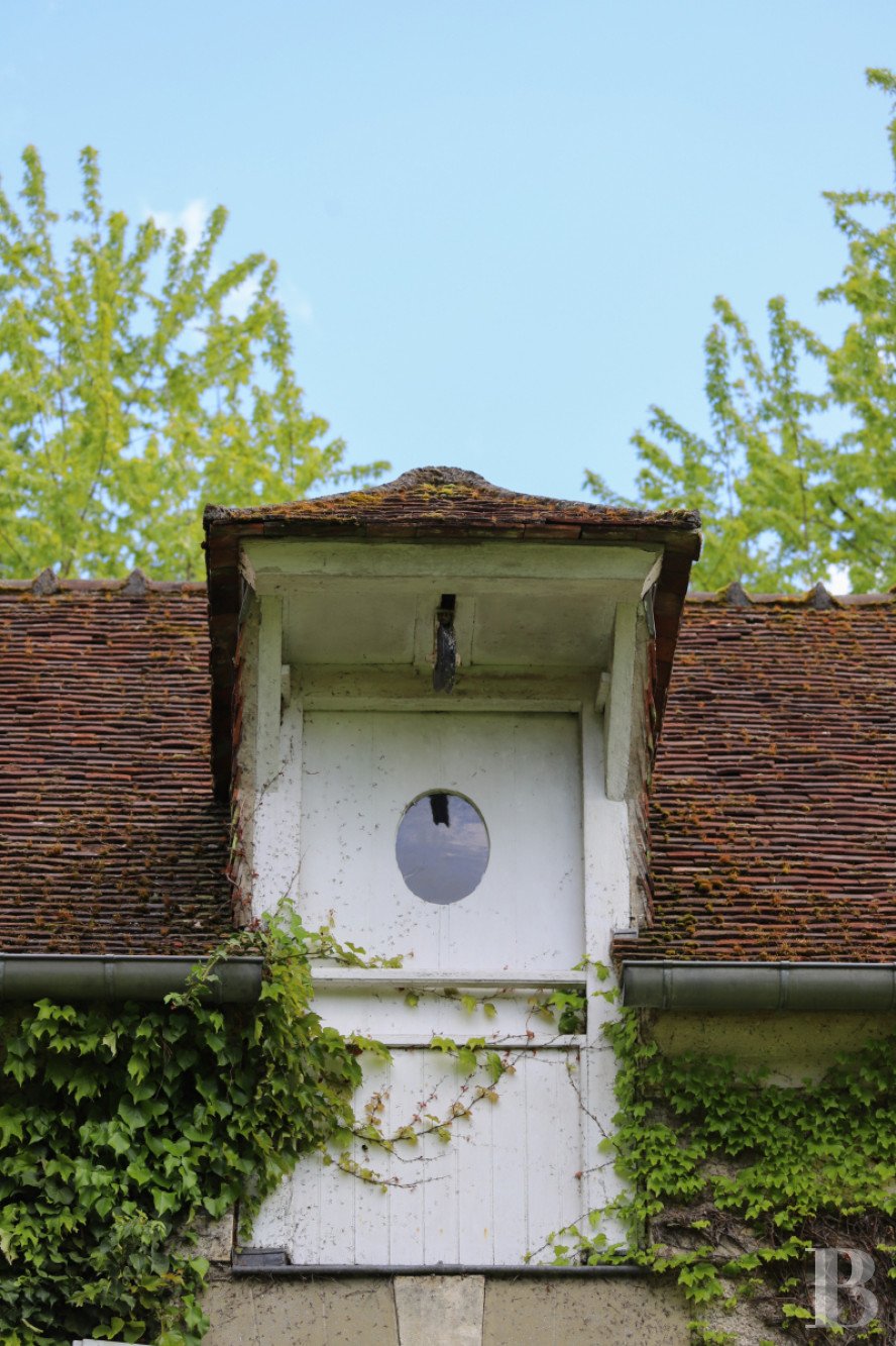 francis-york-17th-century-water-mill-country-house-vexin-near-paris-patrice-besse-8.jpg