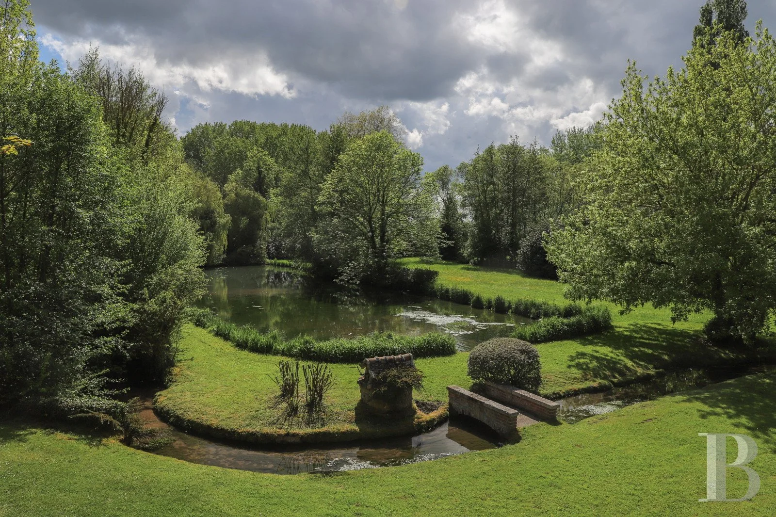 francis-york-17th-century-water-mill-country-house-vexin-near-paris-patrice-besse-15.jpg