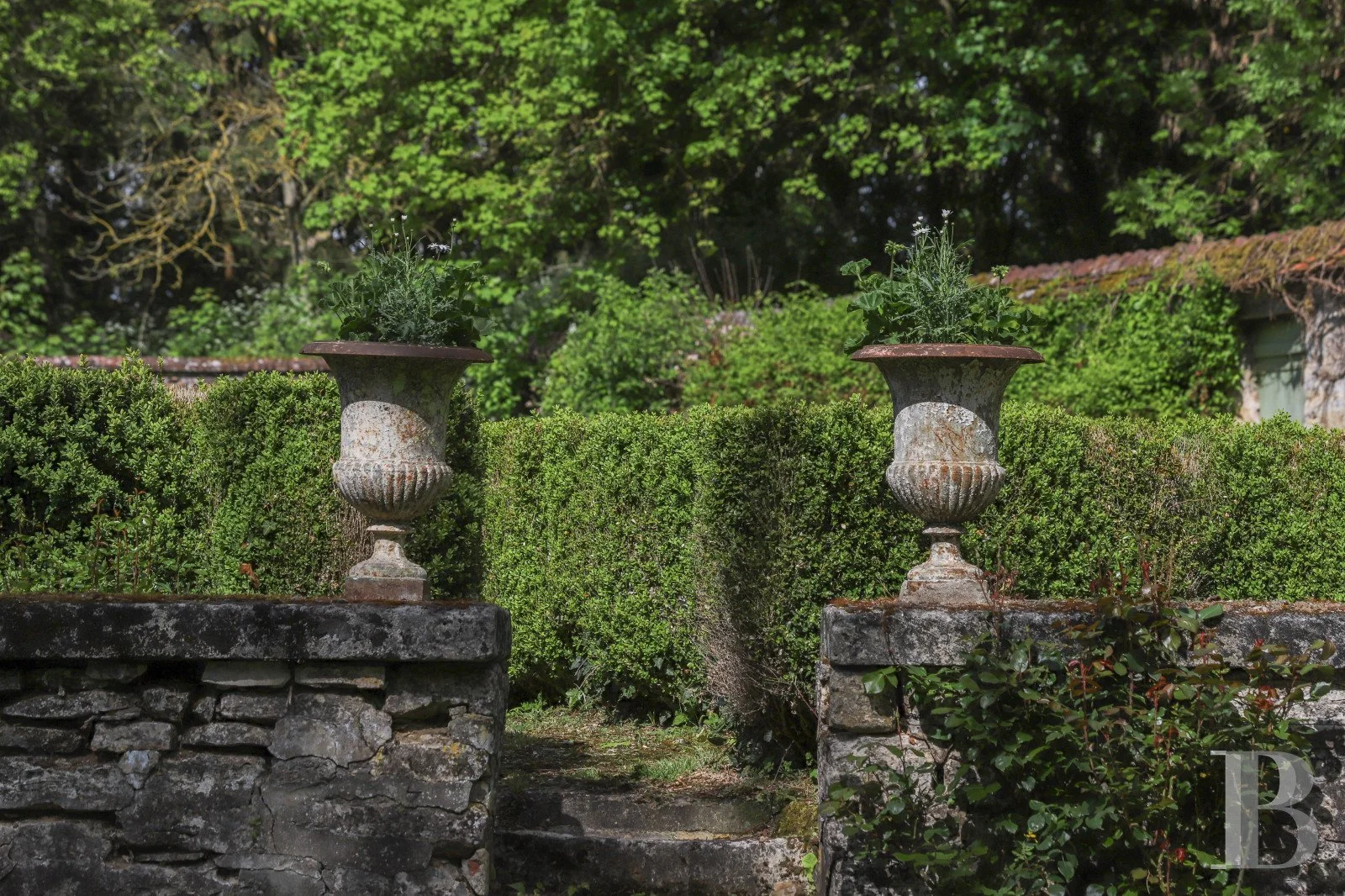 francis-york-17th-century-water-mill-country-house-vexin-near-paris-patrice-besse-17.jpg