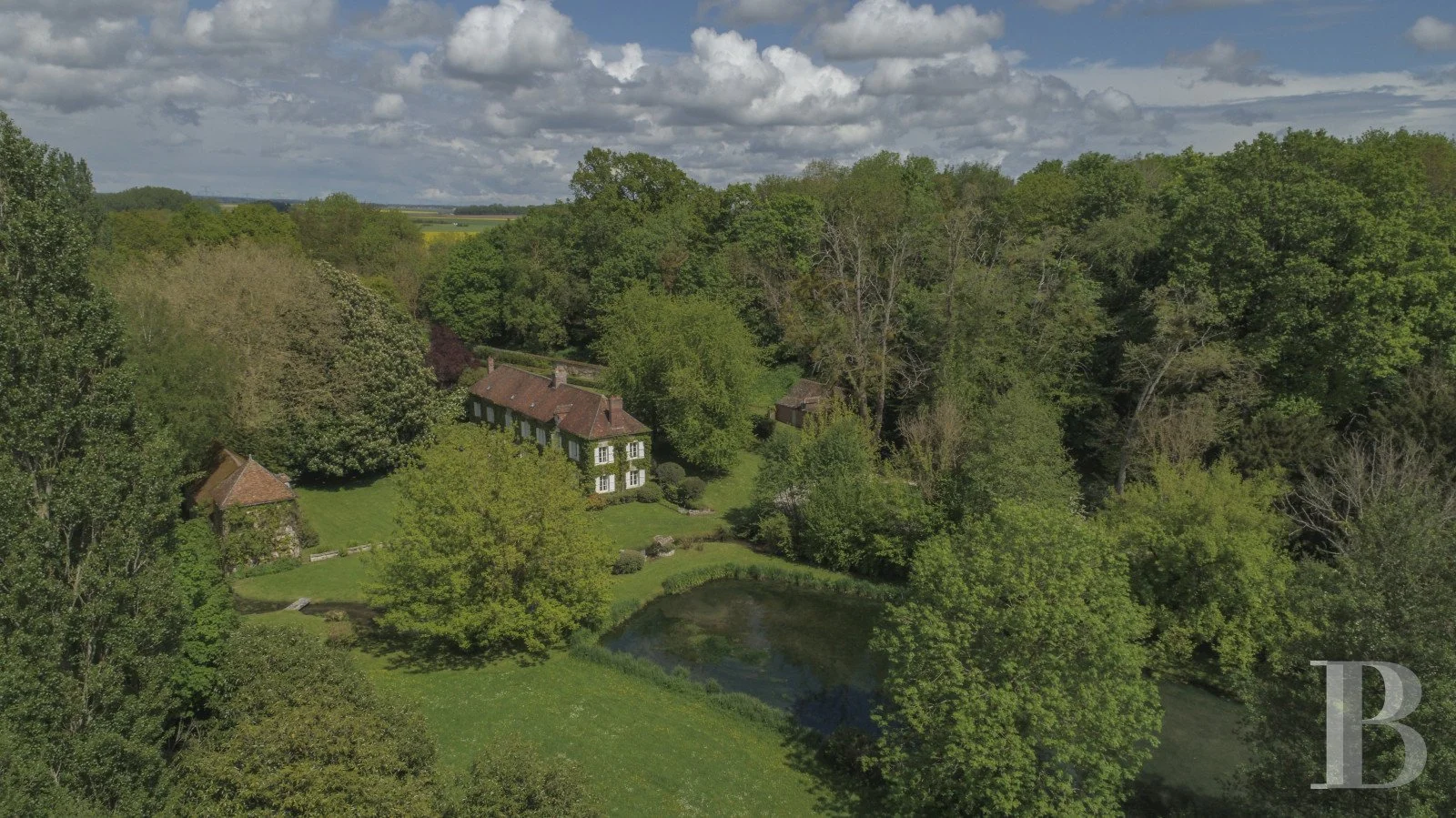 francis-york-17th-century-water-mill-country-house-vexin-near-paris-patrice-besse-10.jpg