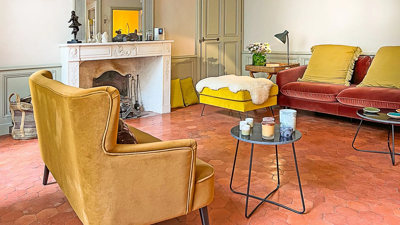 avignon-france-triplex-apartment-palais-des-papes-2.jpg